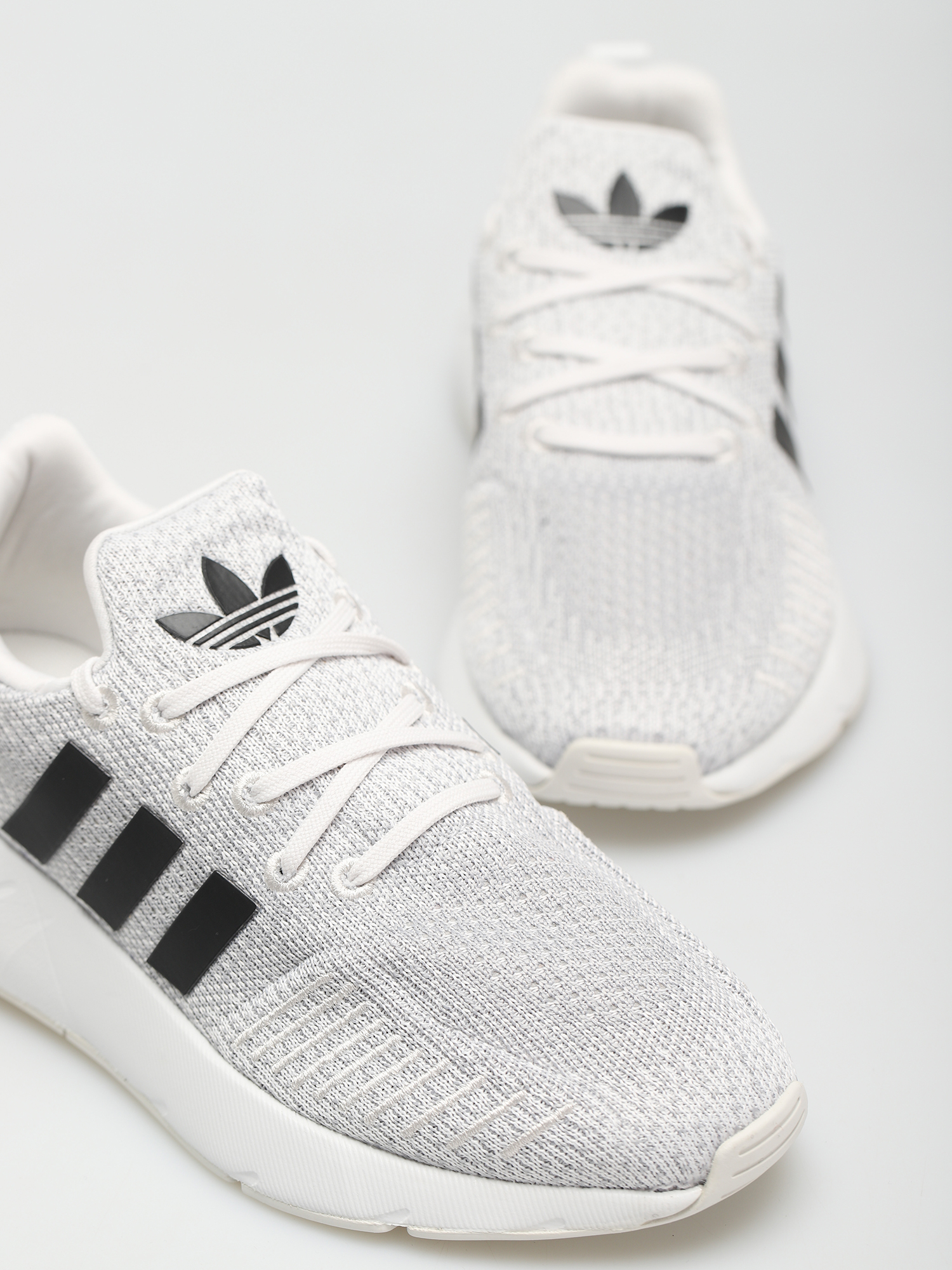 adidas Originals Swift Run 22 Shoes Wmn (crywht/cblack/gretwo)