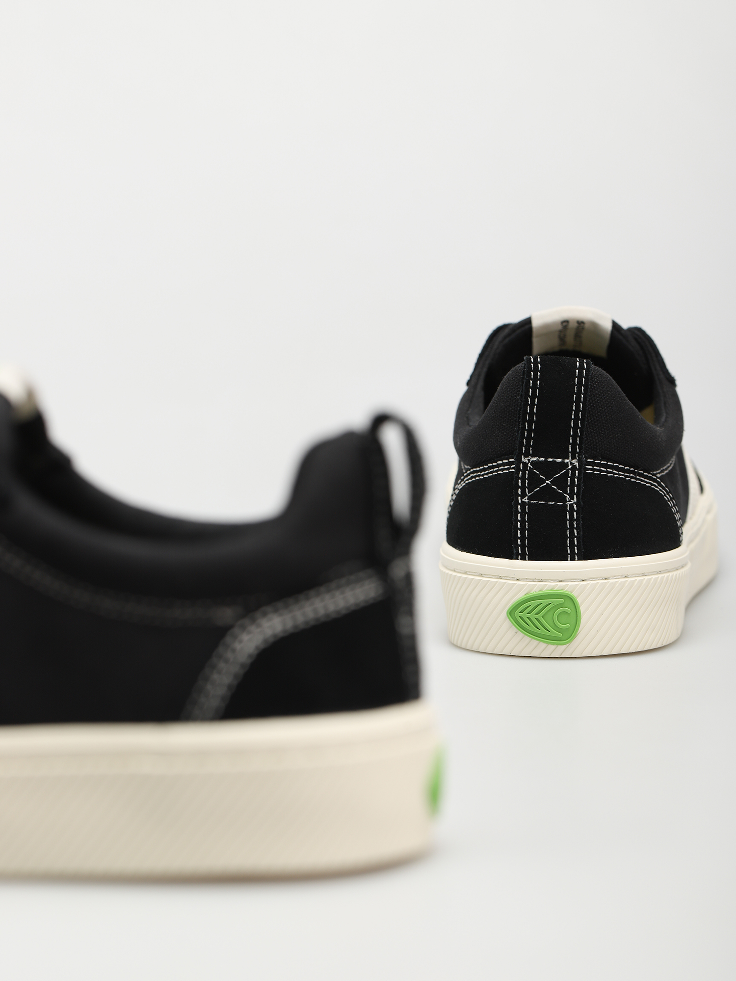 Cariuma Catiba Pro Shoes (black/contrast thread ivory logo)