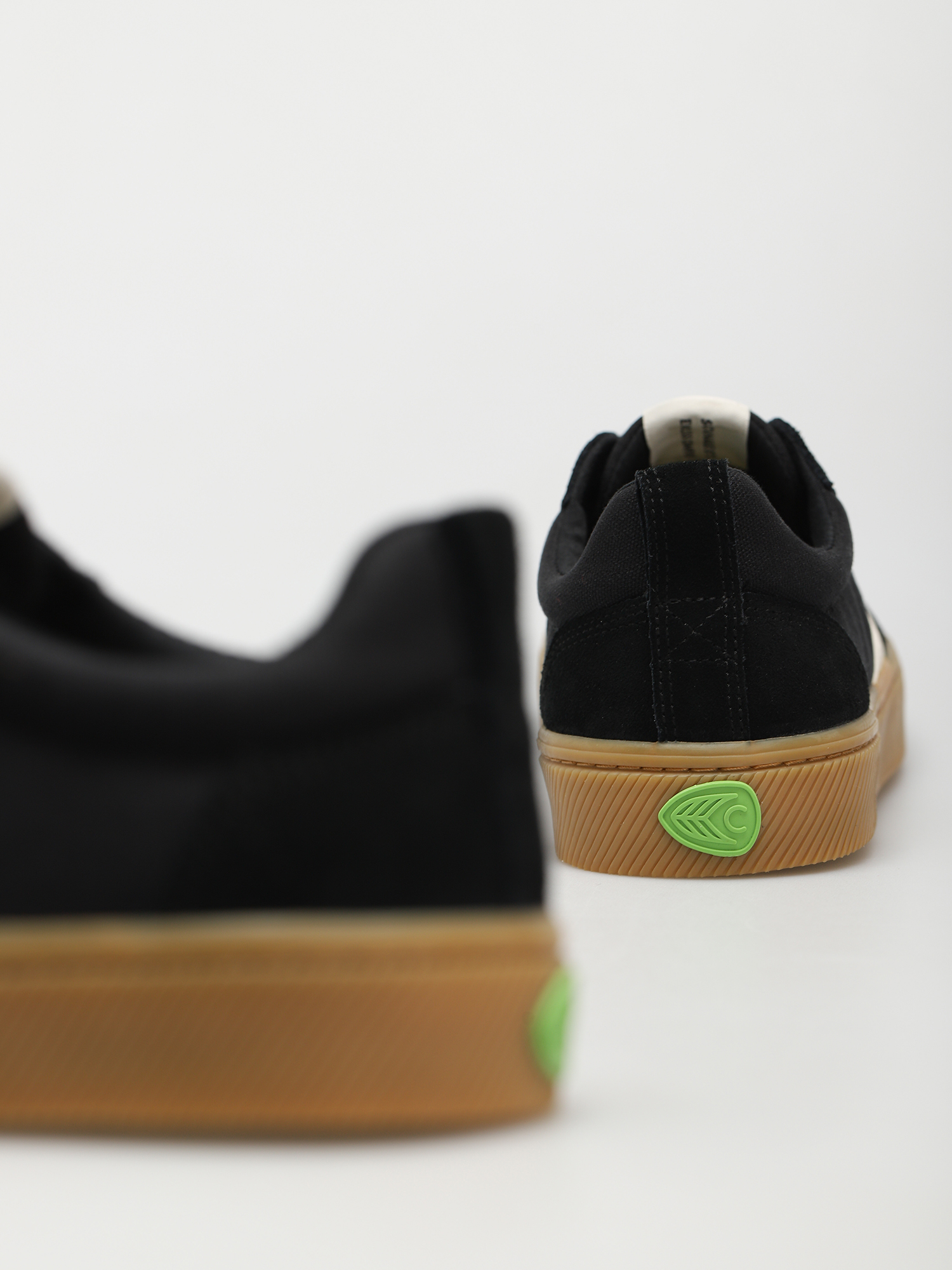 Cariuma Catiba Pro Shoes (gum black/ivory logo)