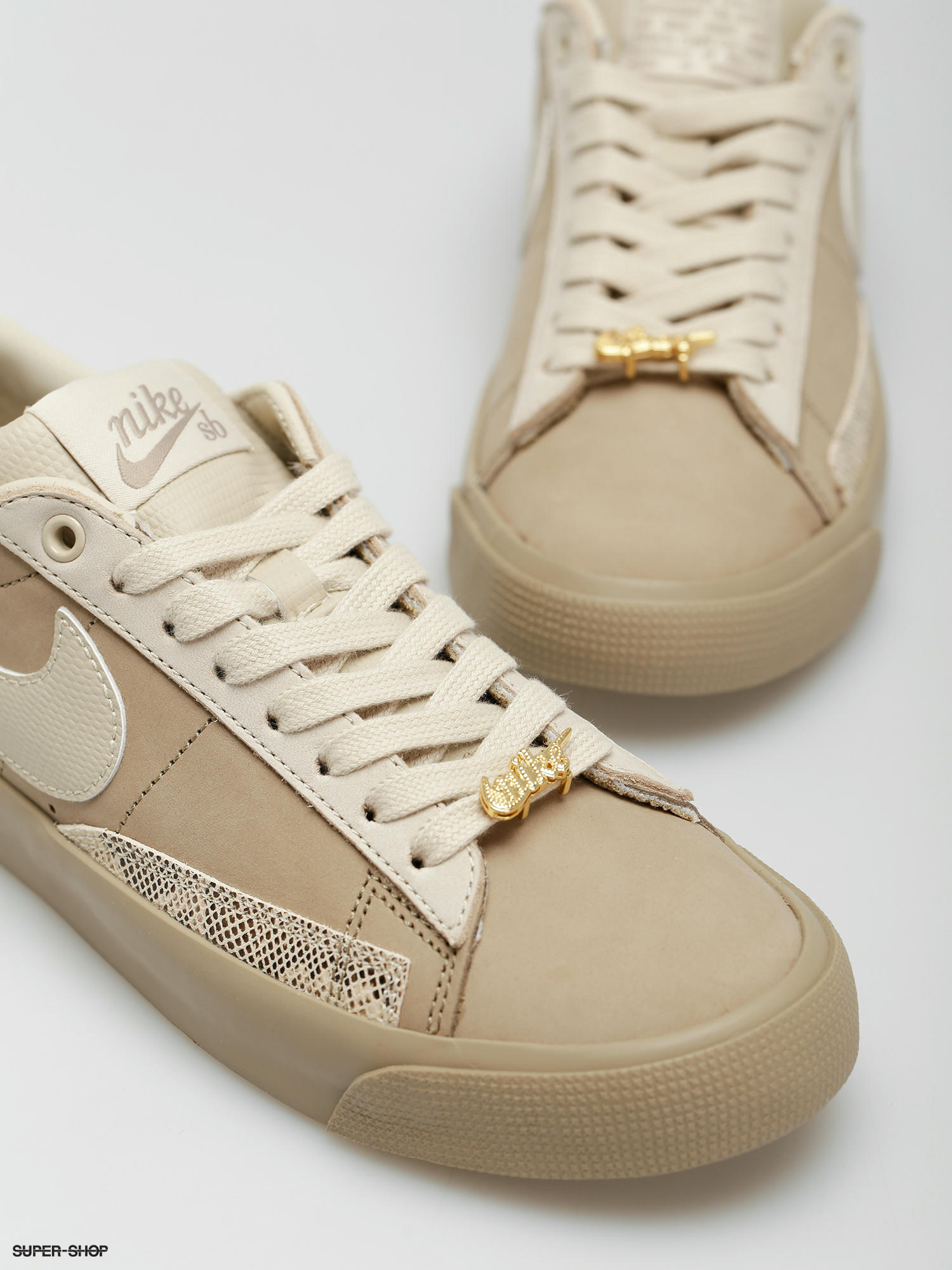 Nike SB Zoom Blazer Low Qs Shoes (khaki/rattan)