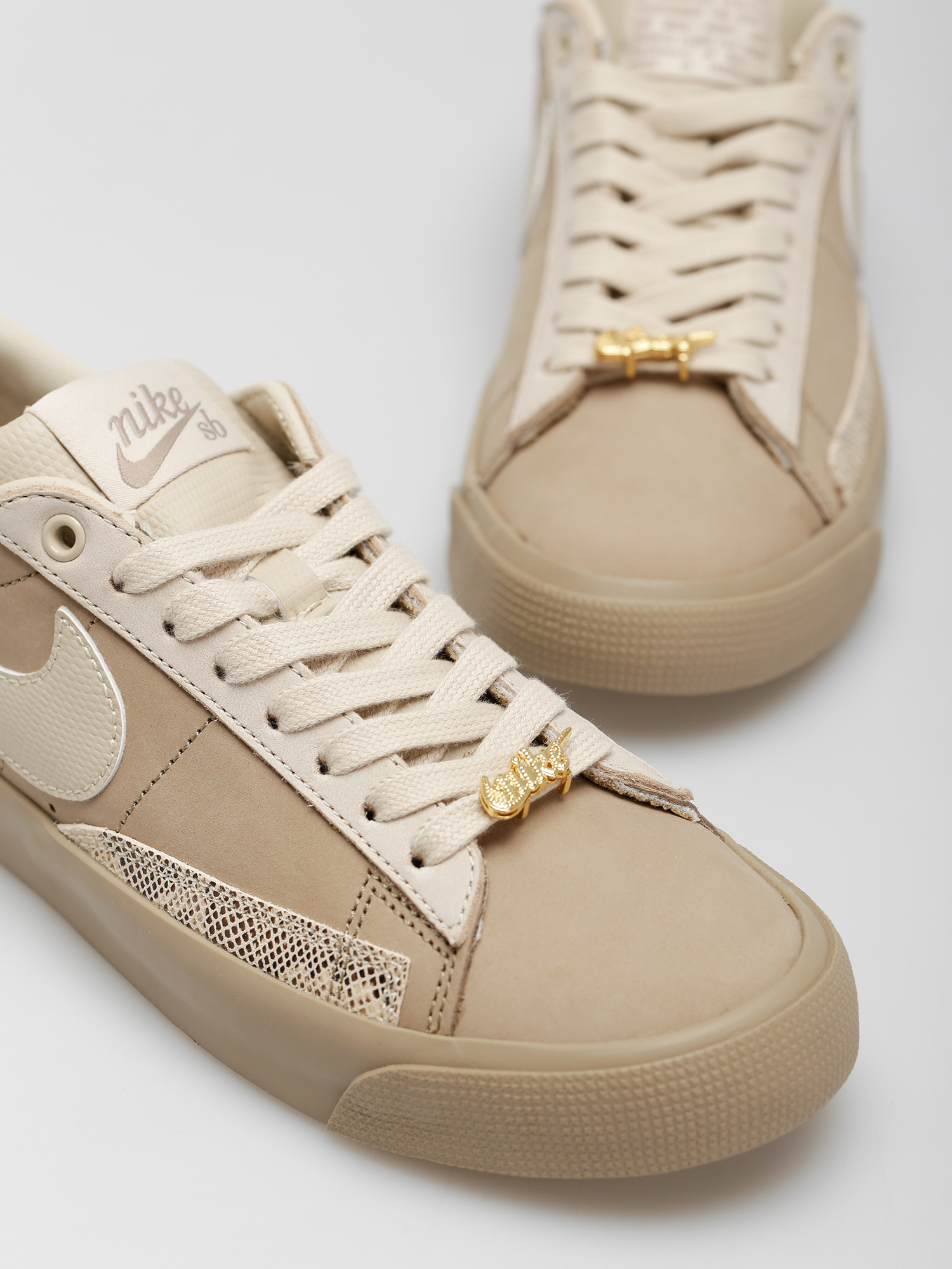 Nike SB Zoom Blazer Low Qs Shoes (khaki/rattan)