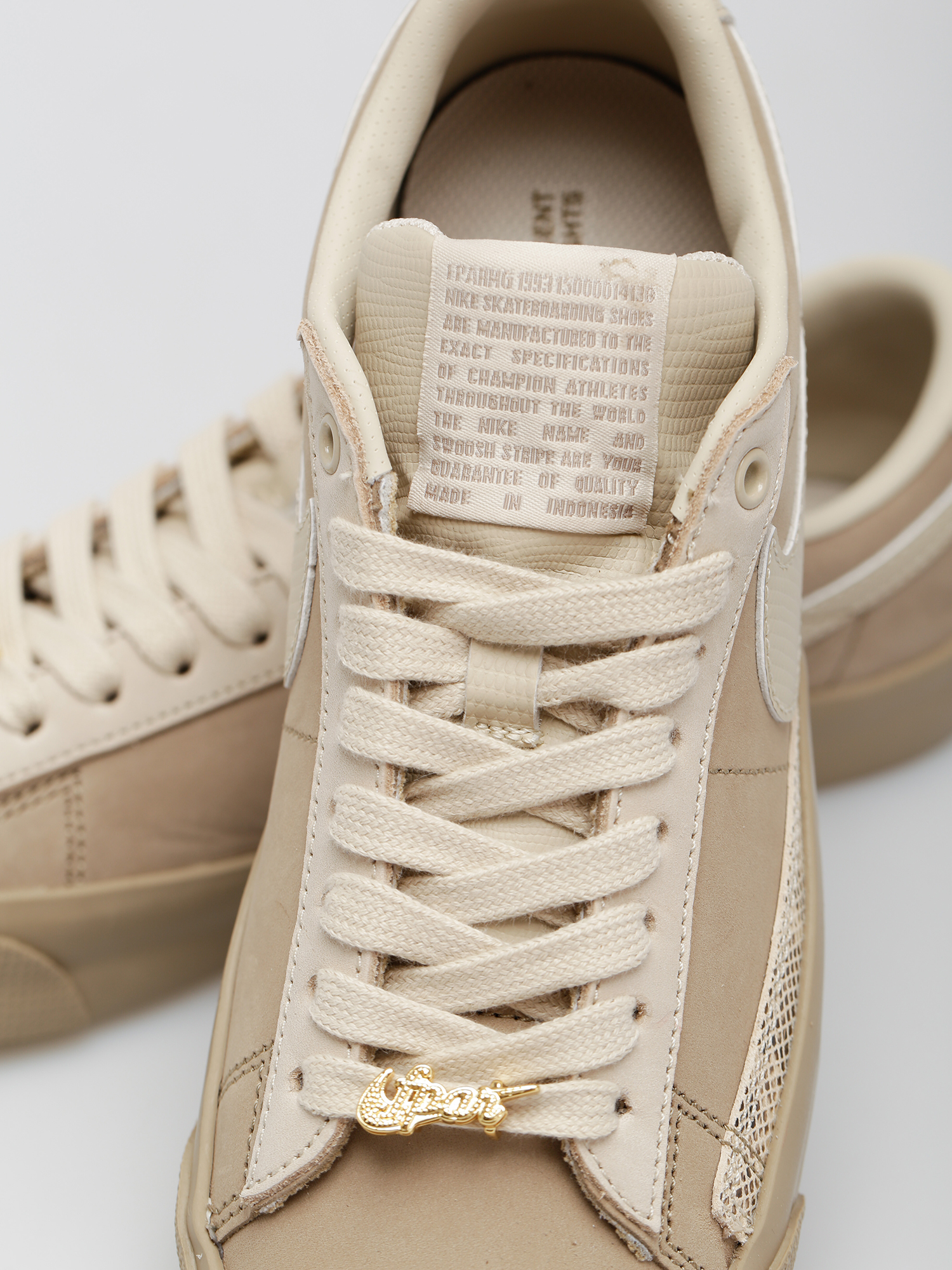 Nike SB Zoom Blazer Low Qs Shoes (khaki/rattan)