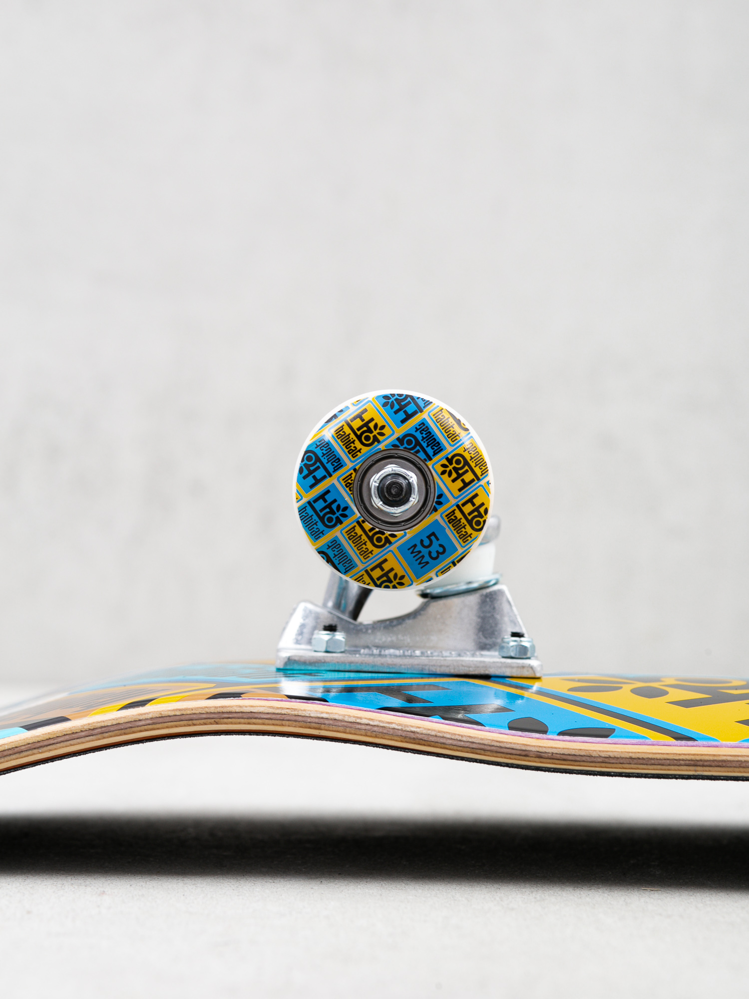 Habitat Pod Compressed Skateboard (blue/yellow/black)