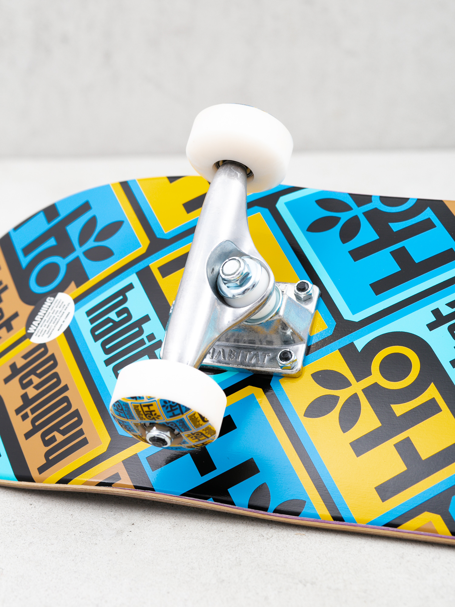 Habitat Pod Compressed Skateboard (blue/yellow/black)