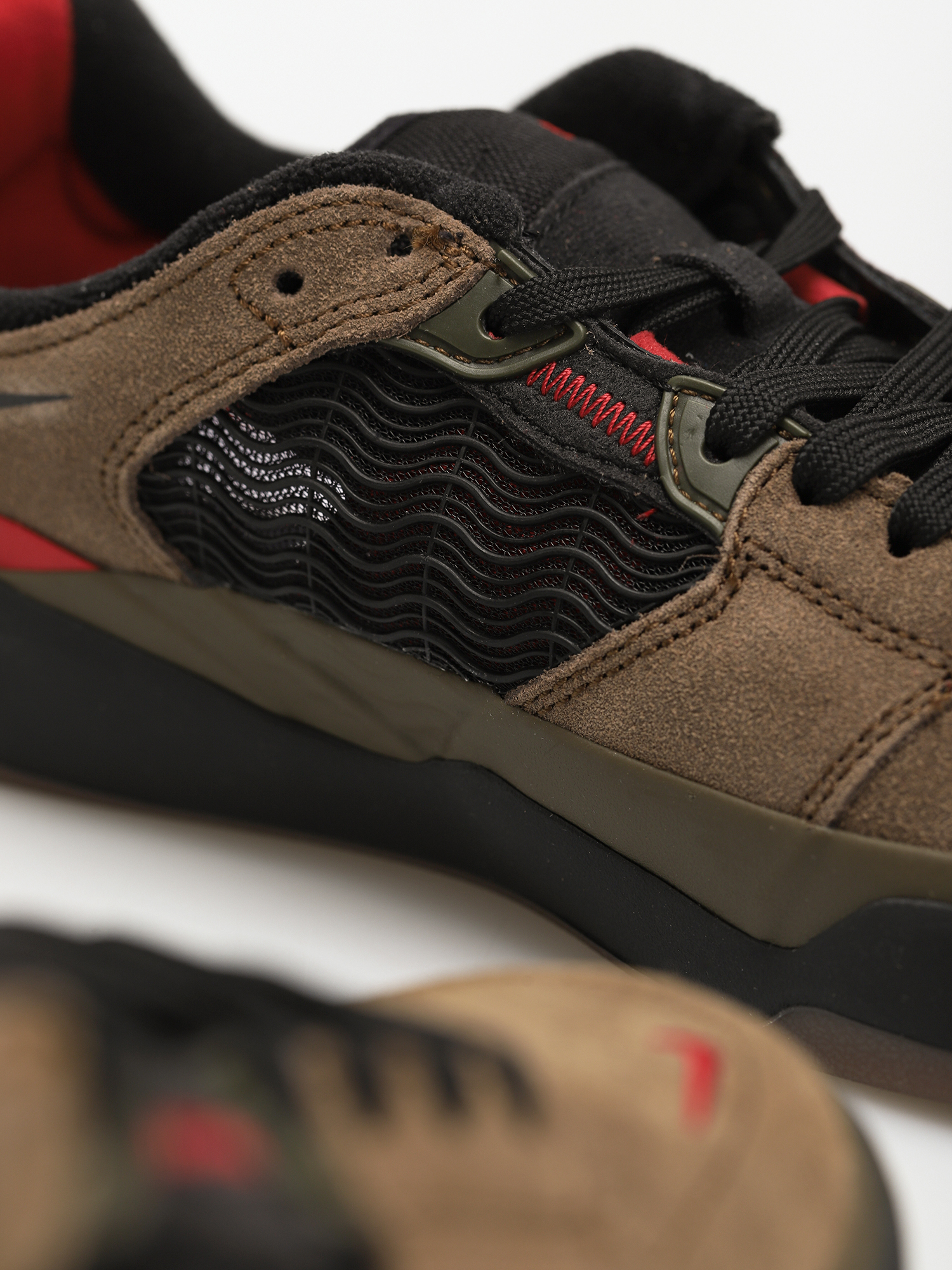 Nike SB Ishod Shoes (light olive/black light olive)