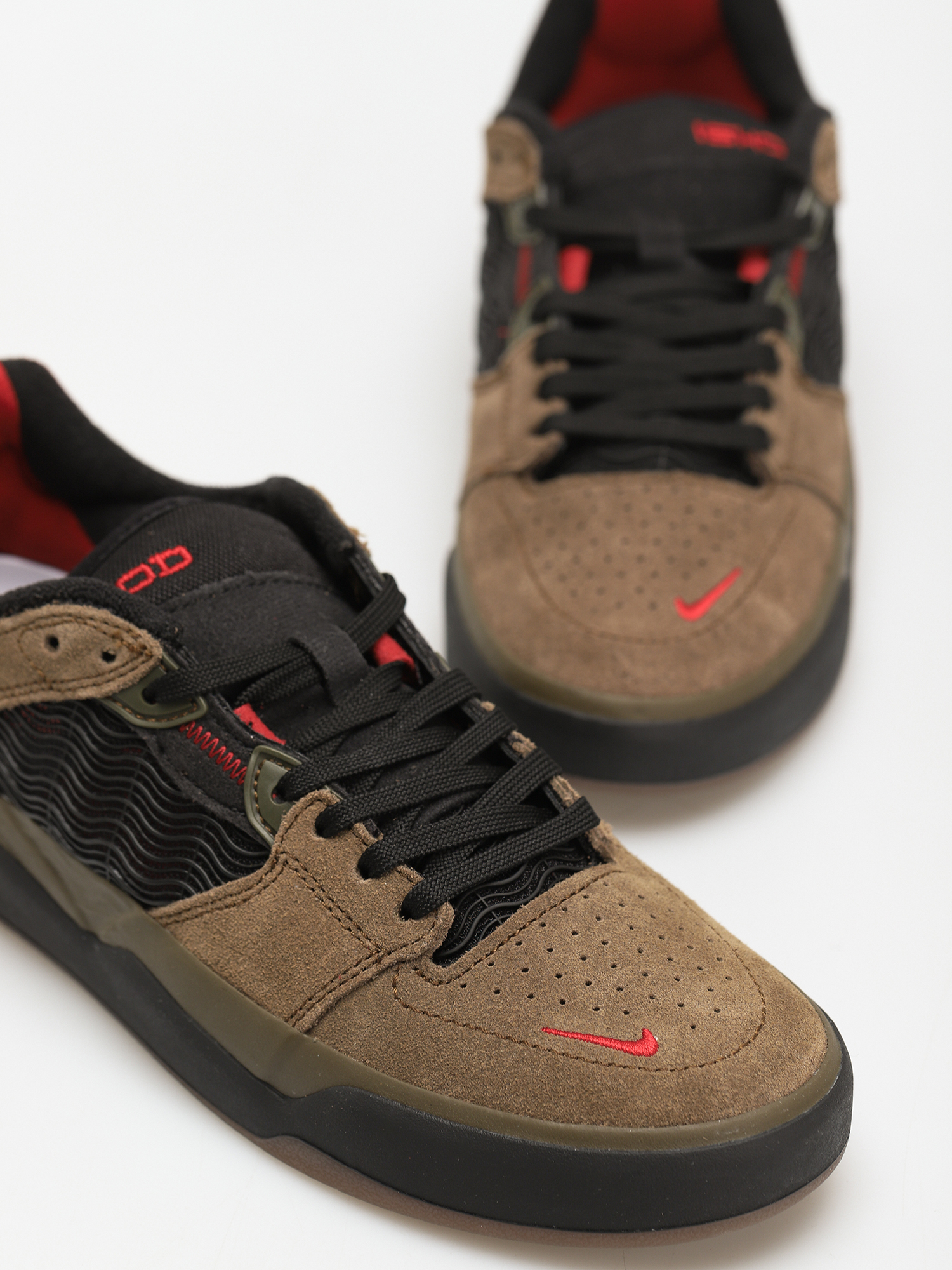 27 NIKE SB ISHOD LIGHT OLIVE Nike SB Ishod Shoes - green (light