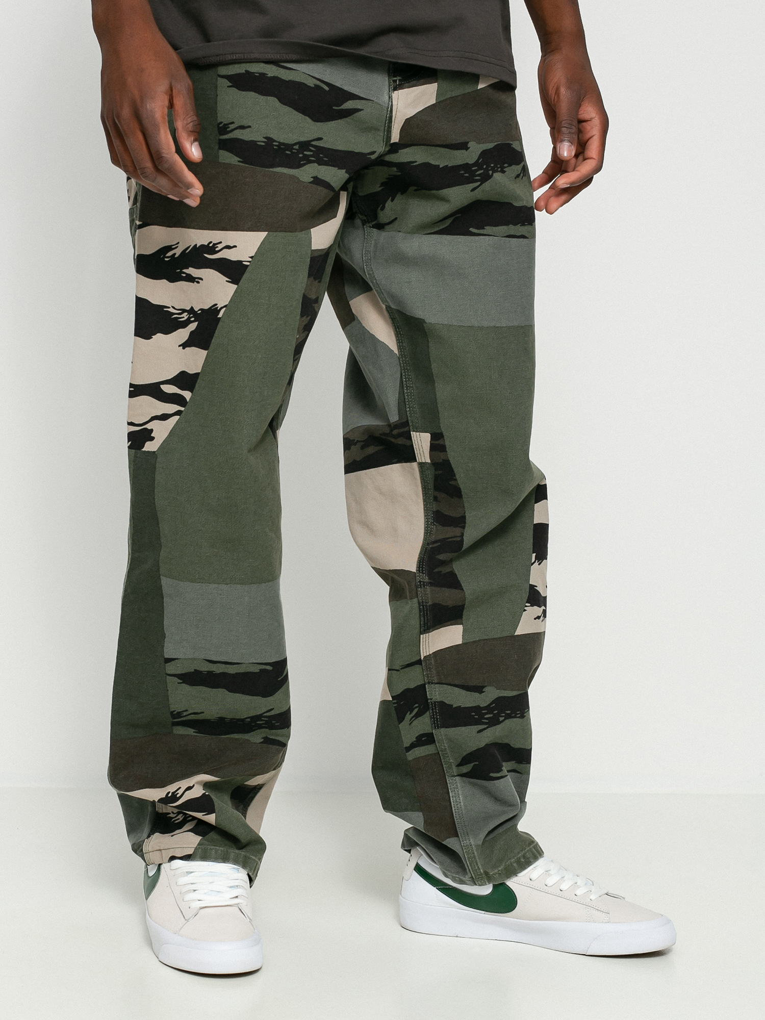 Carhartt WIP Single Knee Pants (camo mend)