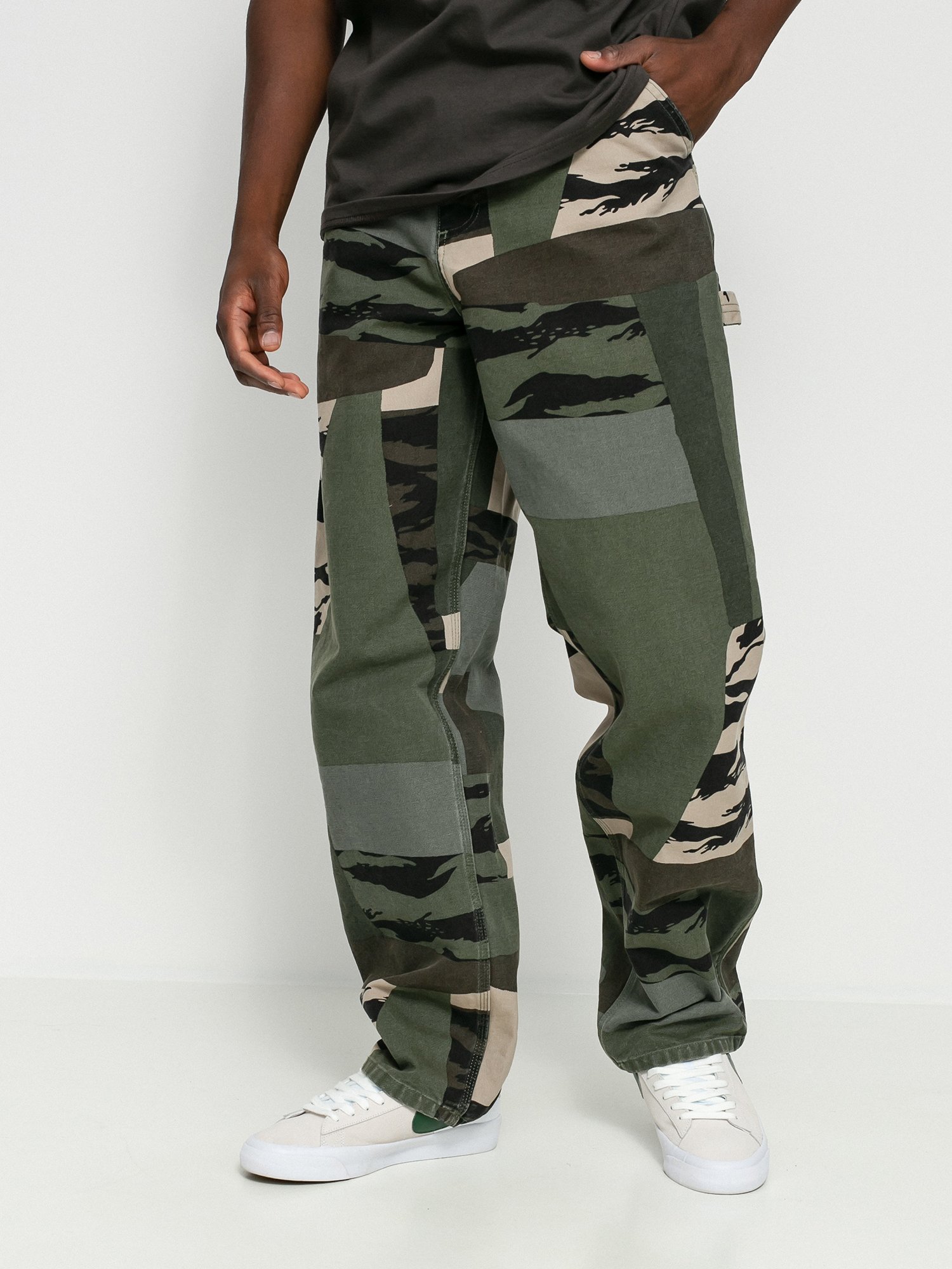 Carhartt WIP Single Knee Pants (camo mend)