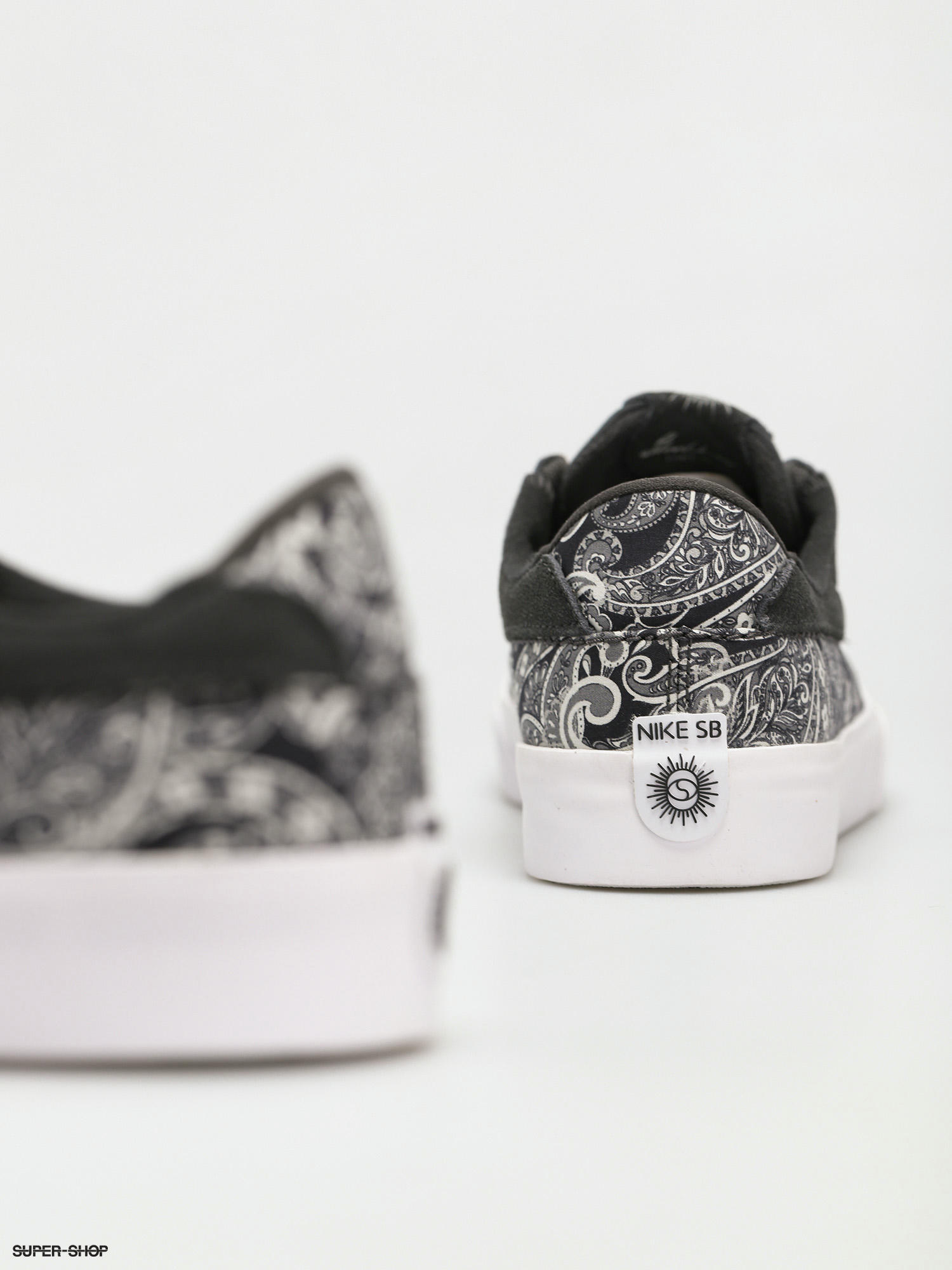 nike sb tapestry