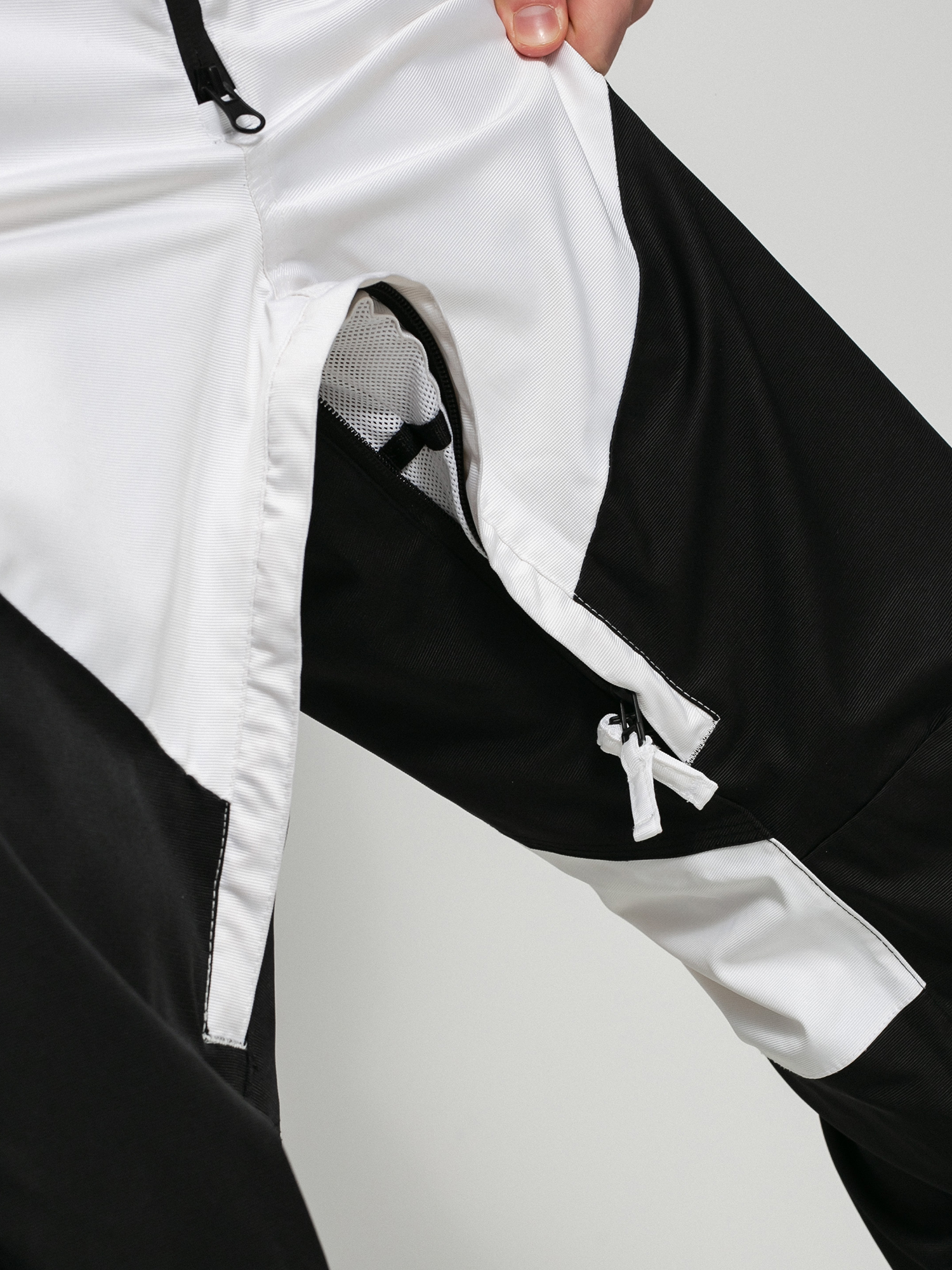 Mens ThirtyTwo Spring Break Bib Snowboard pants (white/black)