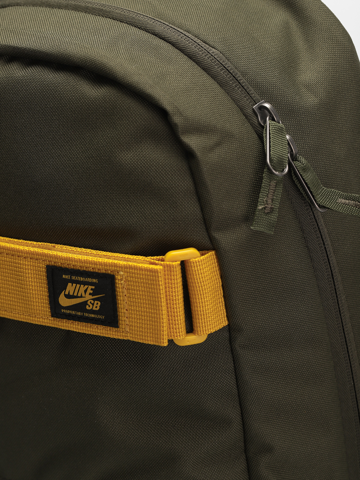 Nike SB Courthouse Backpack (cargo khaki/dark sulfur/dark sulfur)