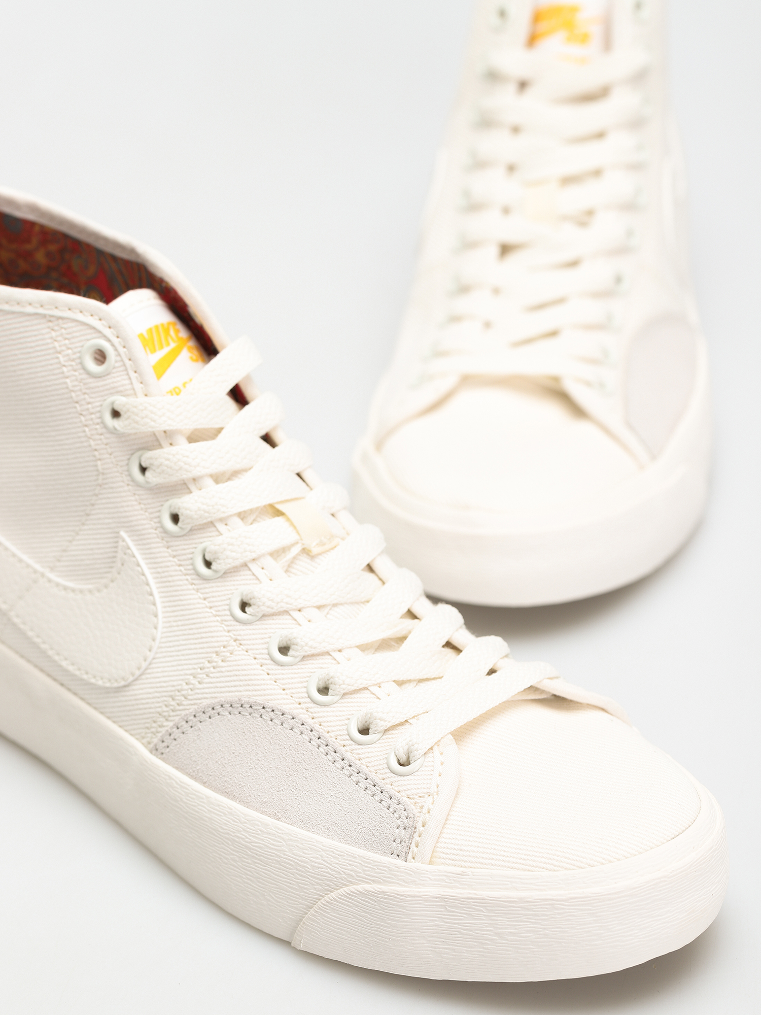 Nike SB BLZR Court Mid Premium Shoes (sail/sail sail sail)