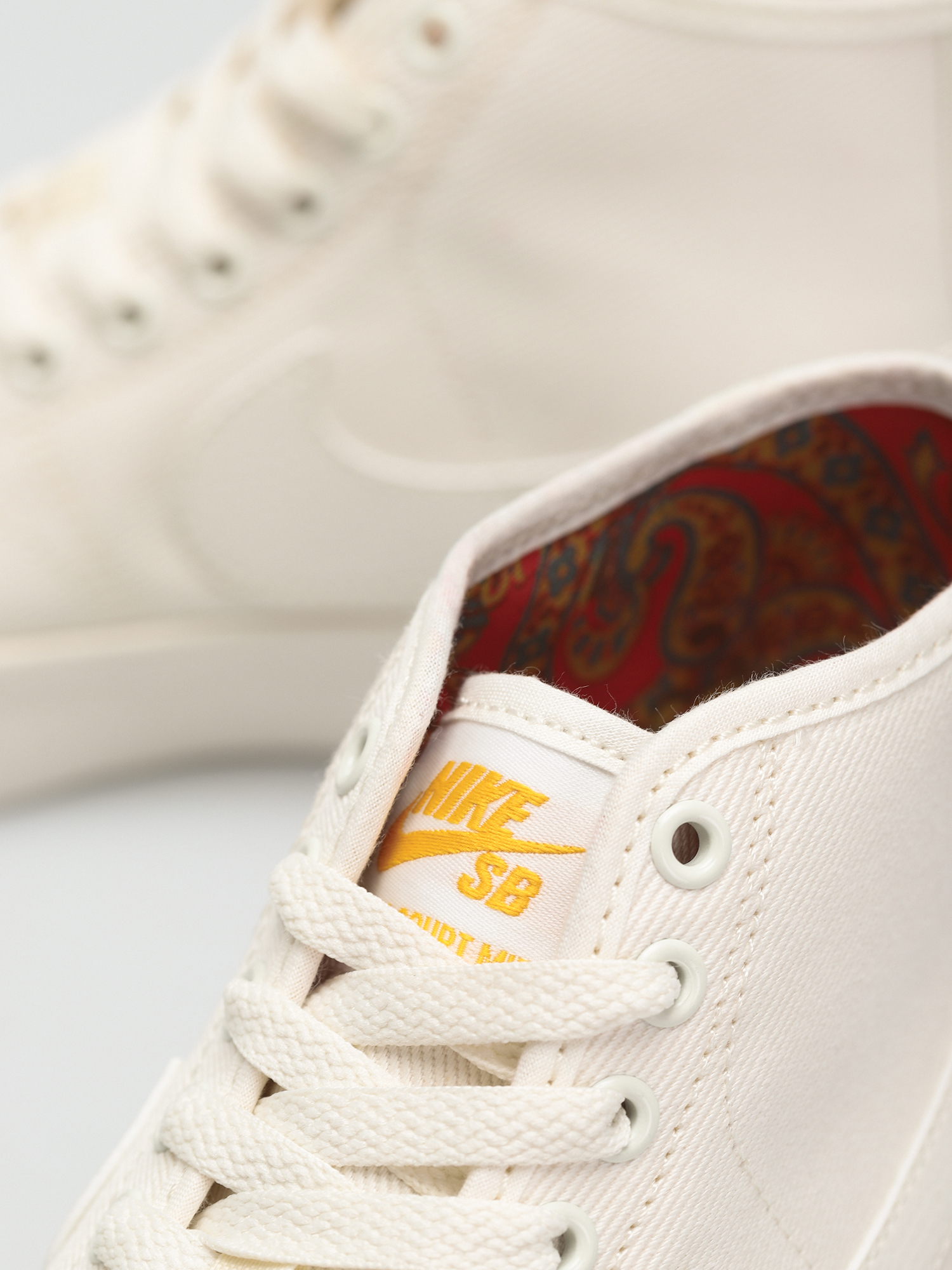 Nike SB BLZR Court Mid Premium Shoes (sail/sail sail sail)