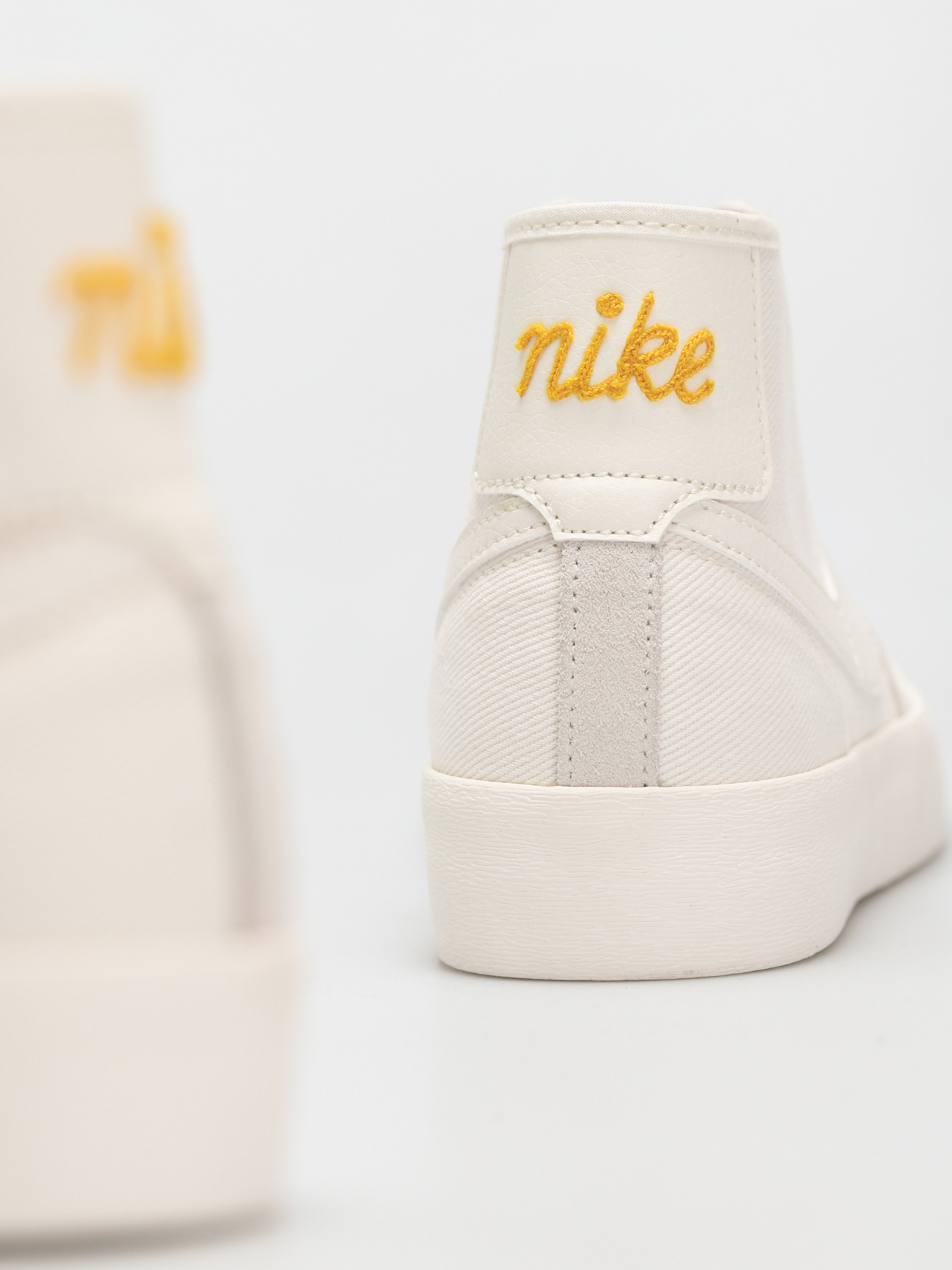 Nike SB BLZR Court Mid Premium Shoes (sail/sail sail sail)