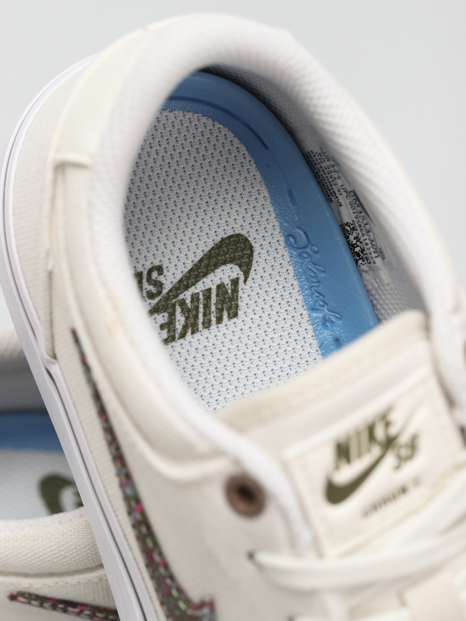 Nike SB Chron 2 Canvas Premium Shoes (sail/rough green sangria cool grey)