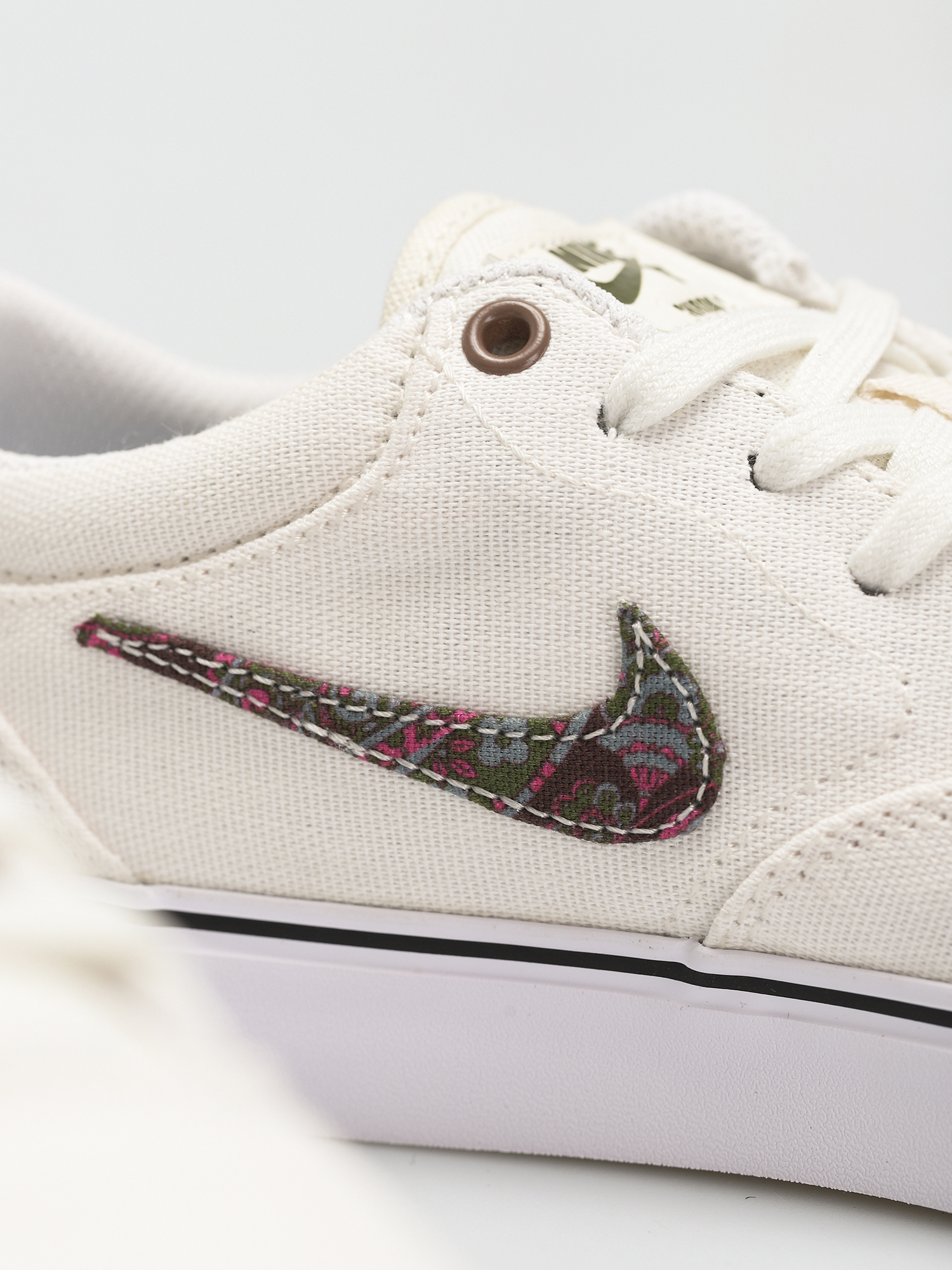Nike SB Chron 2 Canvas Premium Shoes (sail/rough green sangria cool grey)