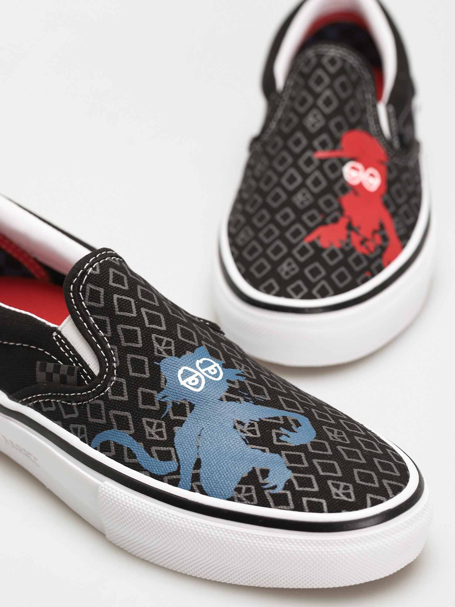 Vans X KROOKED Skate Slip On Schuhe (by natas for ray/black)