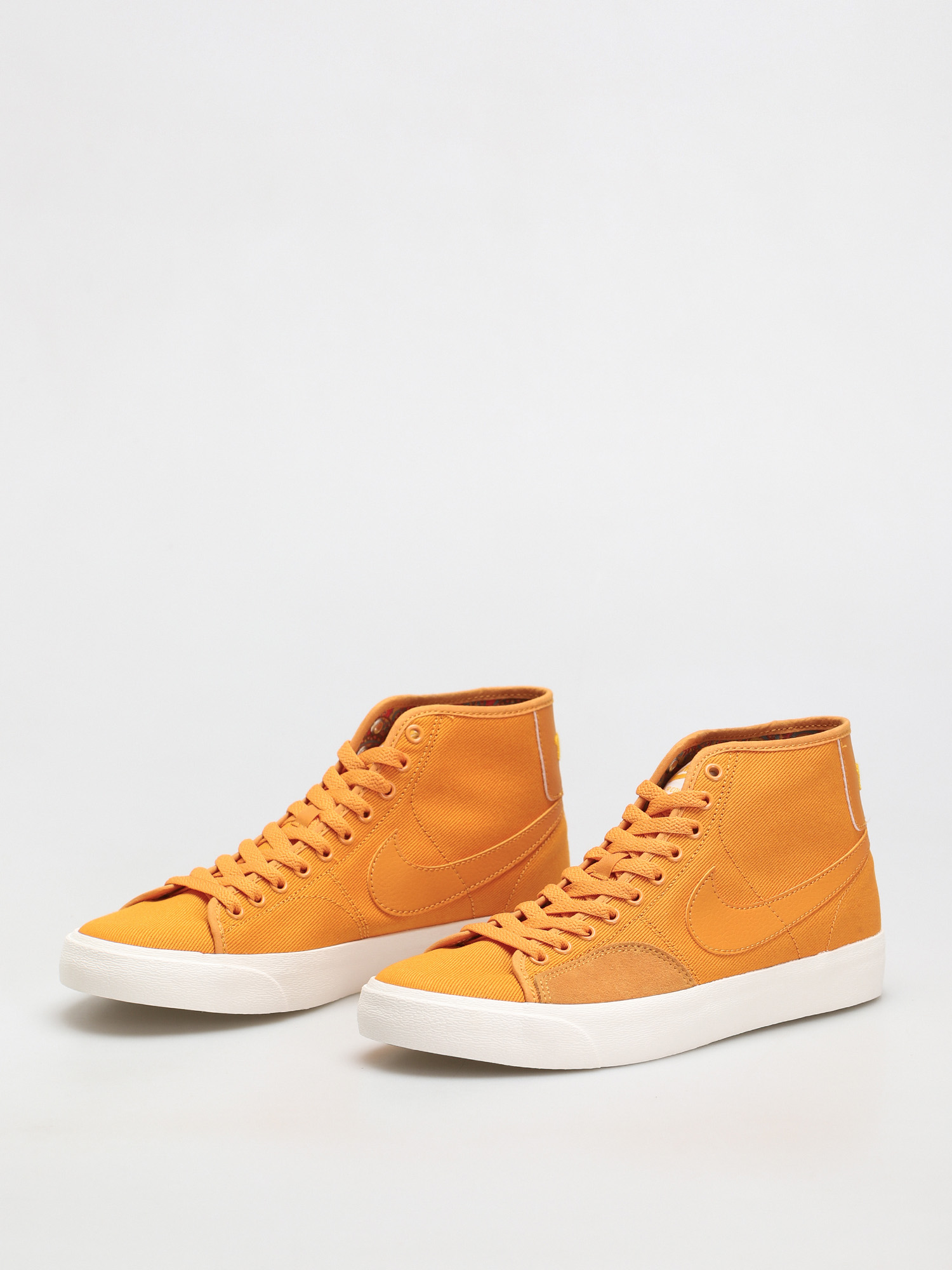 Nike SB BLZR Court Mid Premium Shoes (light curry/light curry light curry sail)