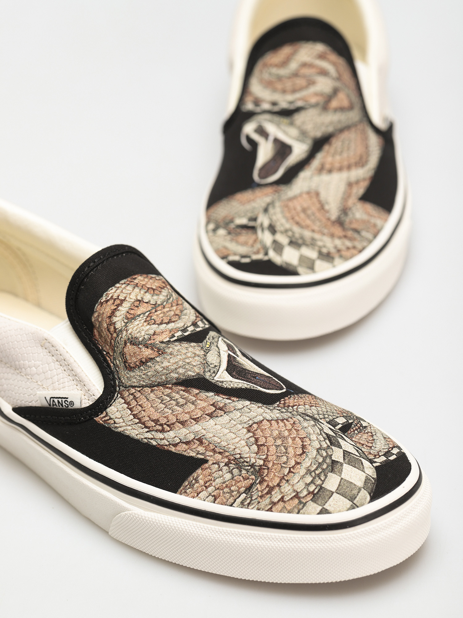 Vans Classic Slip On Shoes (desert/snake/black)