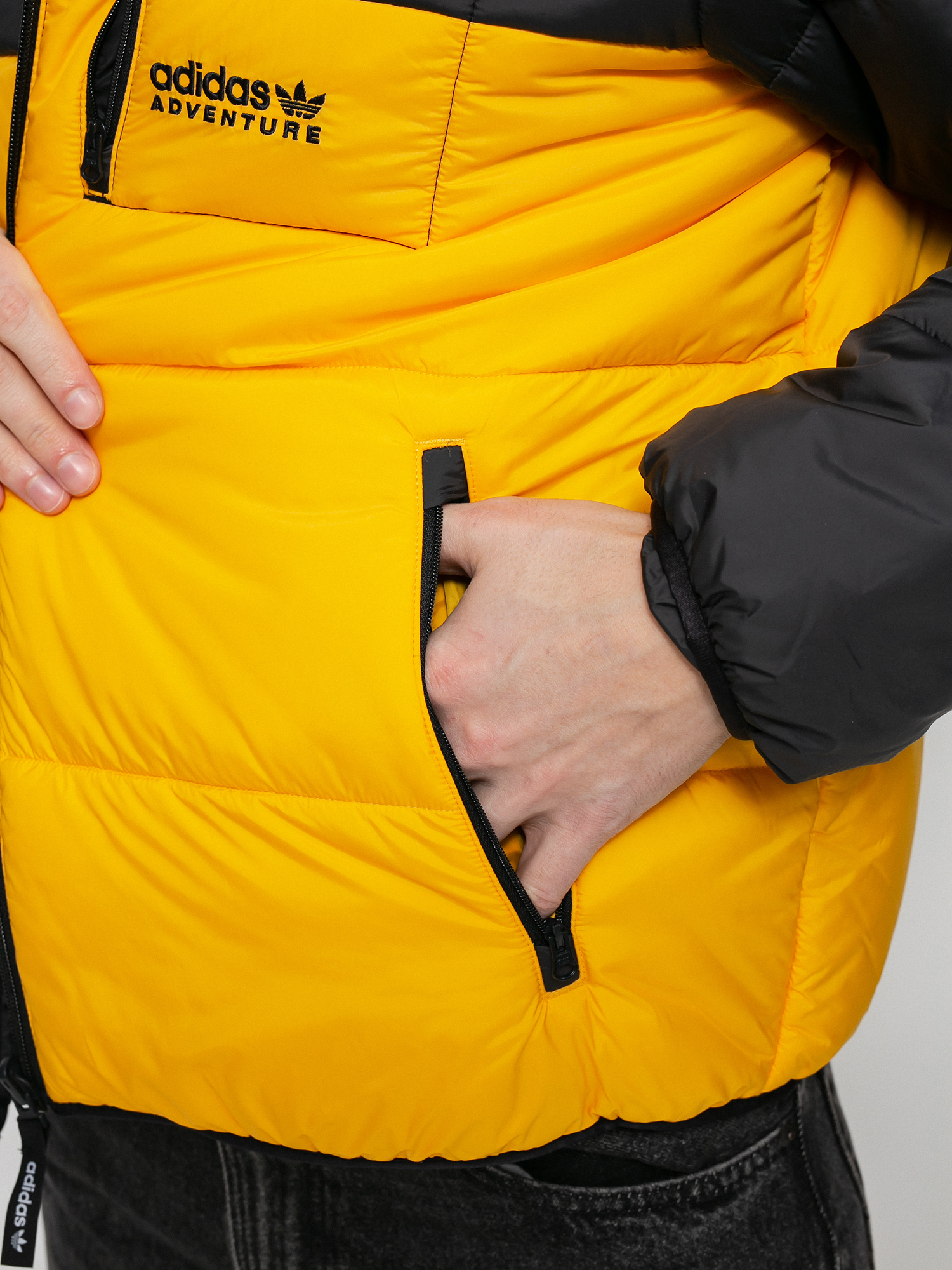 adidas Originals Puffer Jacket (black/actgol)