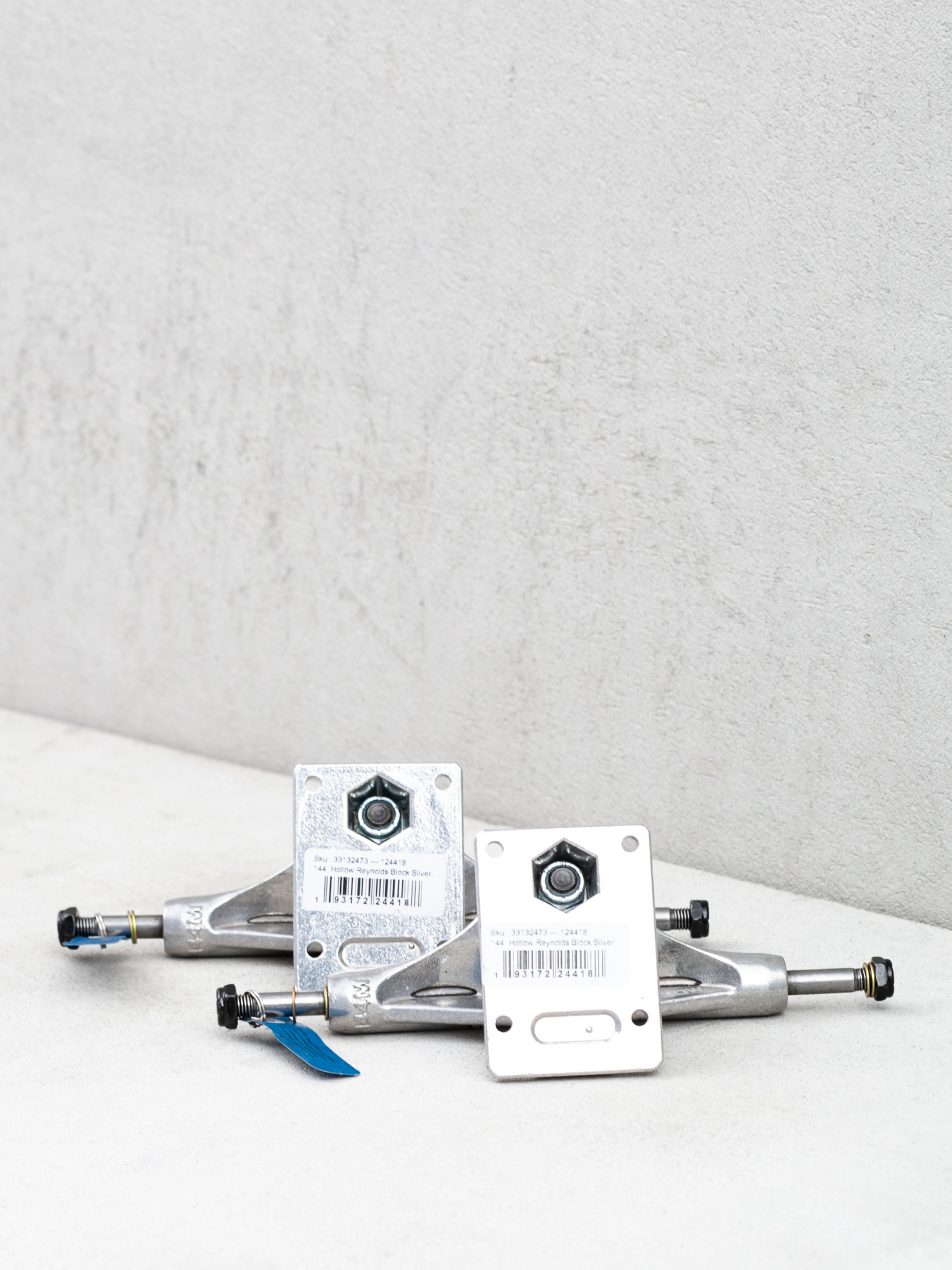 Independent Hollow Reynolds Block Mid Std Trucks (silver)