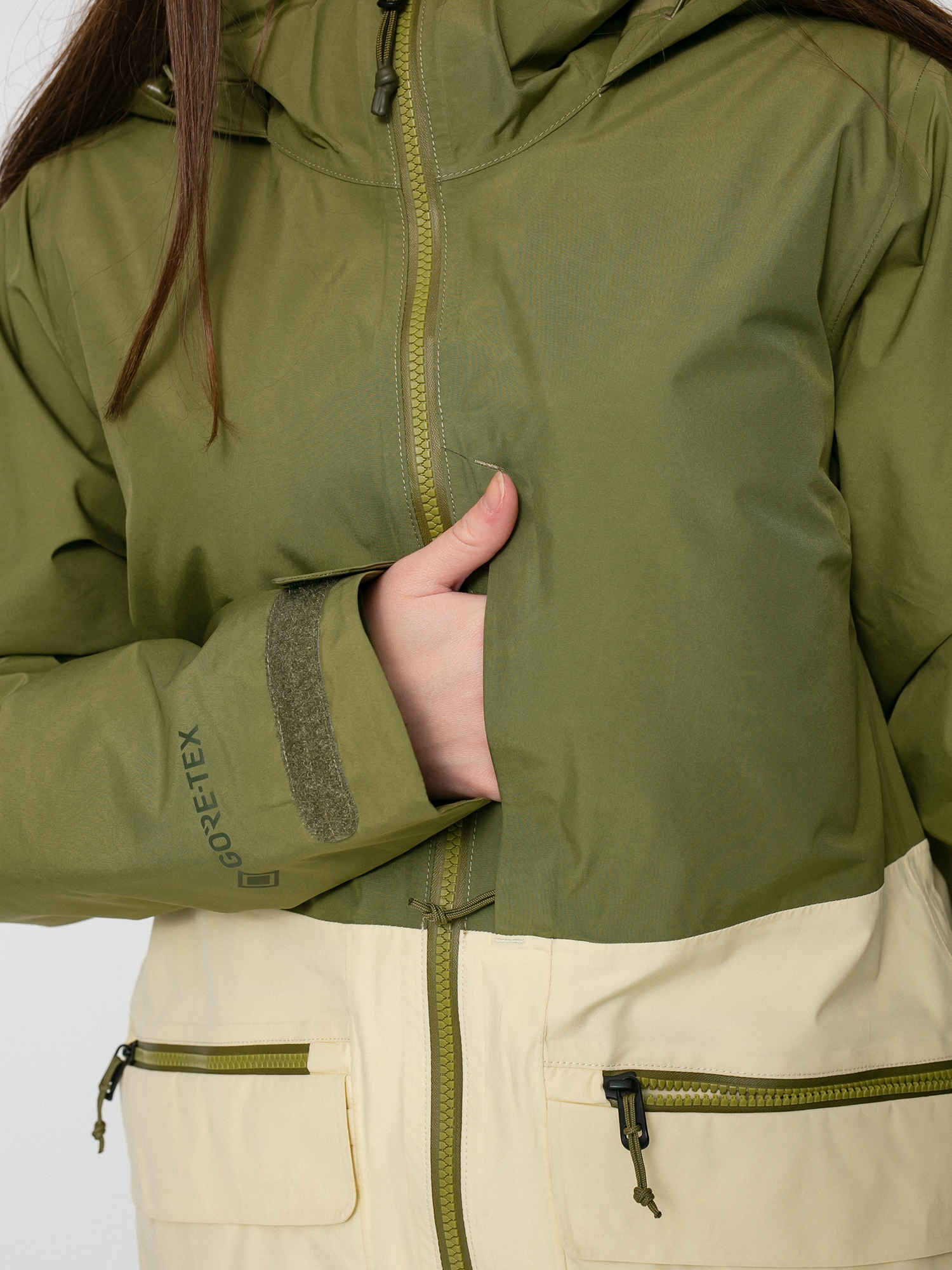 Damen Burton Gore Tex Treeline Snowboardjacke (martini olive/creme brulee)