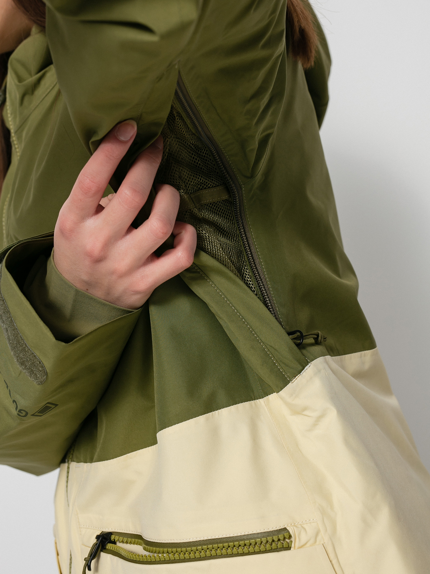 Burton Gore Tex Treeline Snowboard jacket Wmn (martini olive/creme brulee)