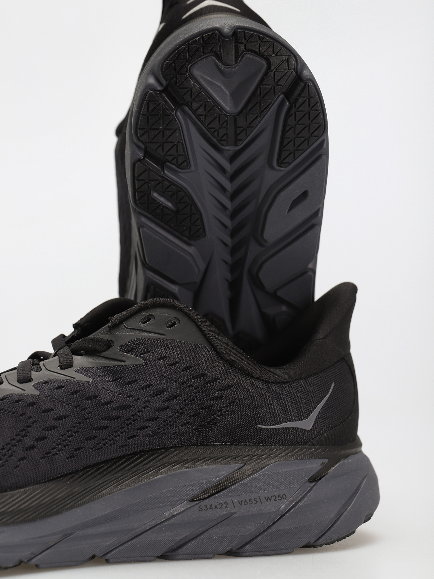 hoka one one clifton 8 black