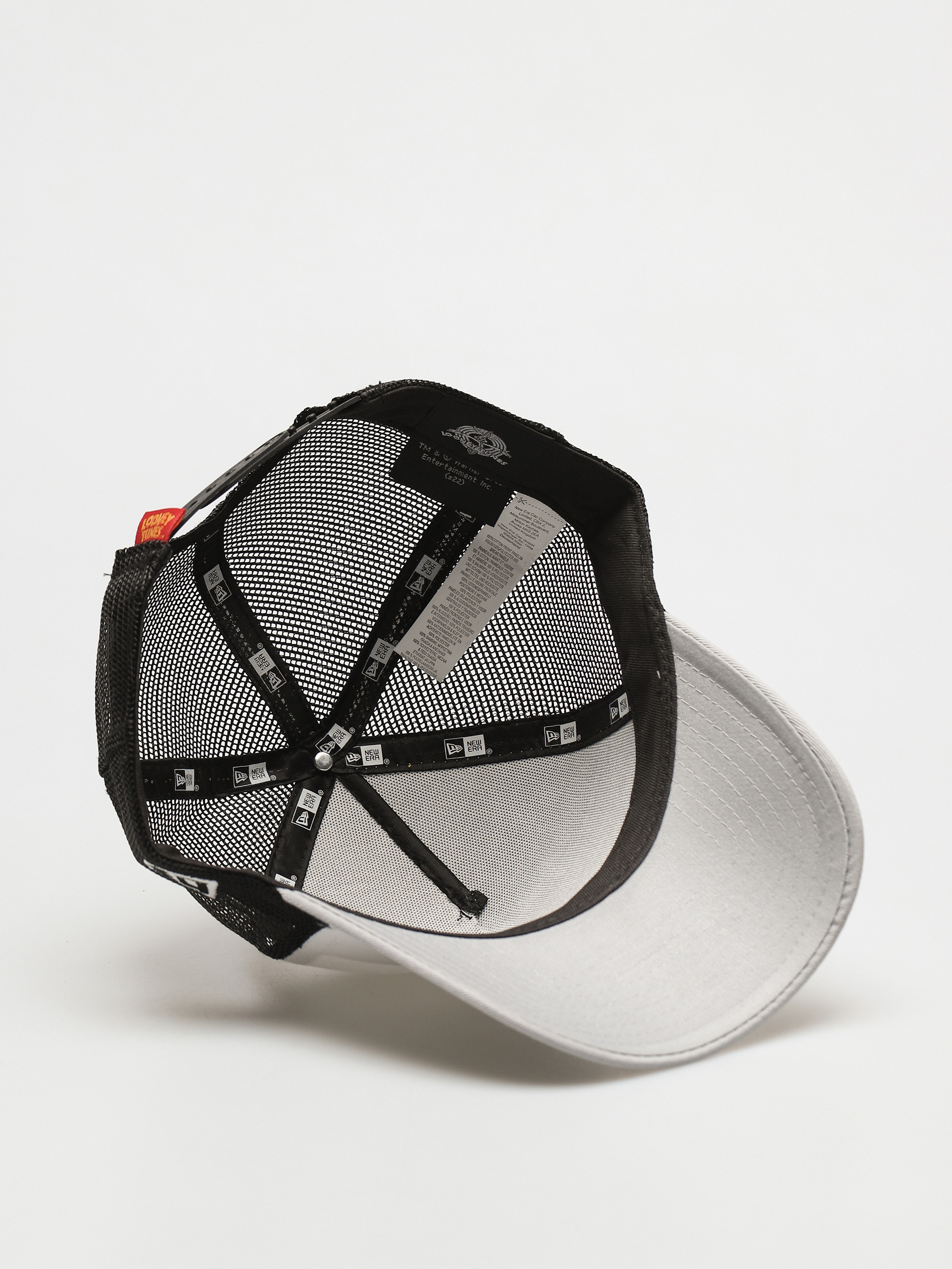 New Era Character Sports Trucker Cap (grey/white/black)