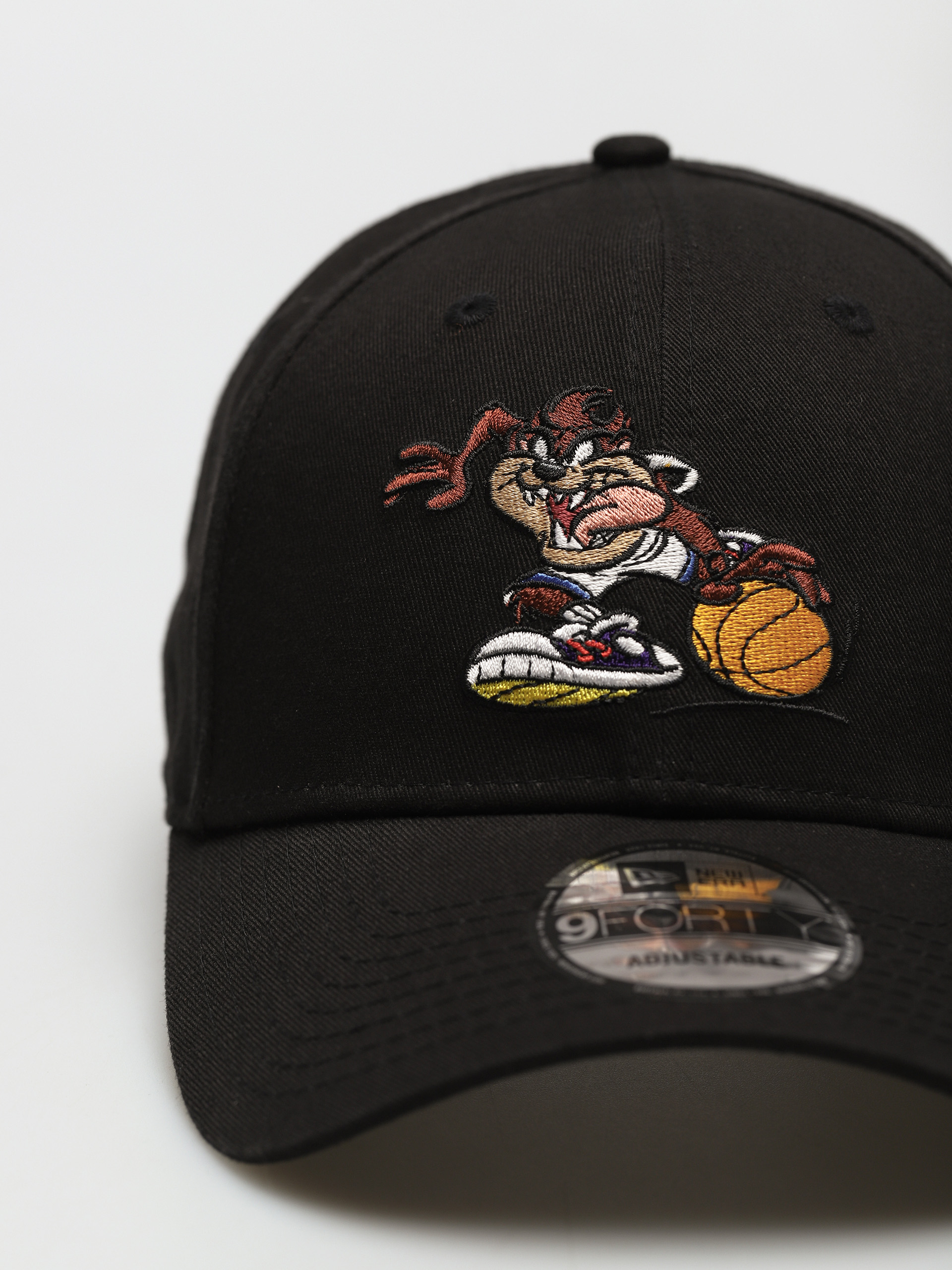 New Era Character Sports 9Forty Taz Cap (black)