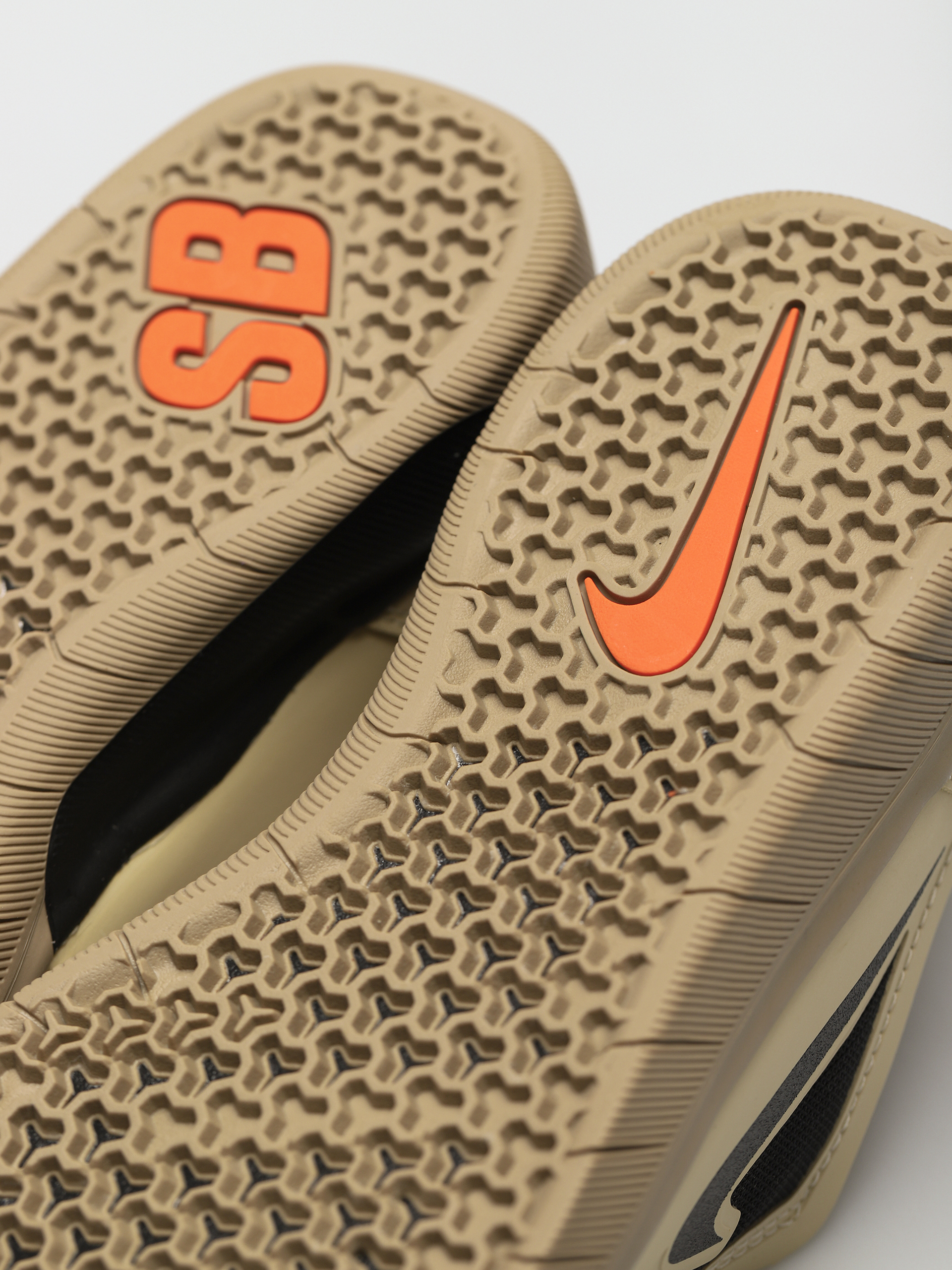 Nike SB Nyjah Free 2 Shoes (rattan/black noble green safety orange)