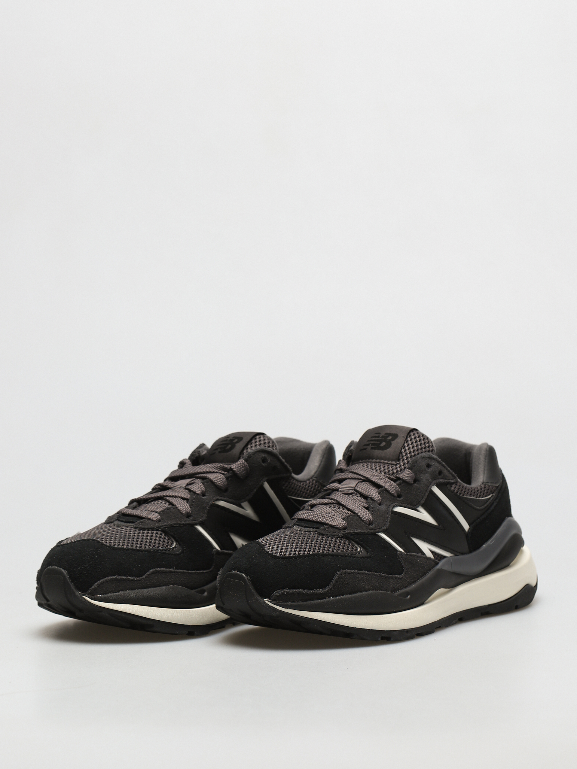New Balance 5740 Shoes Wmn (black)