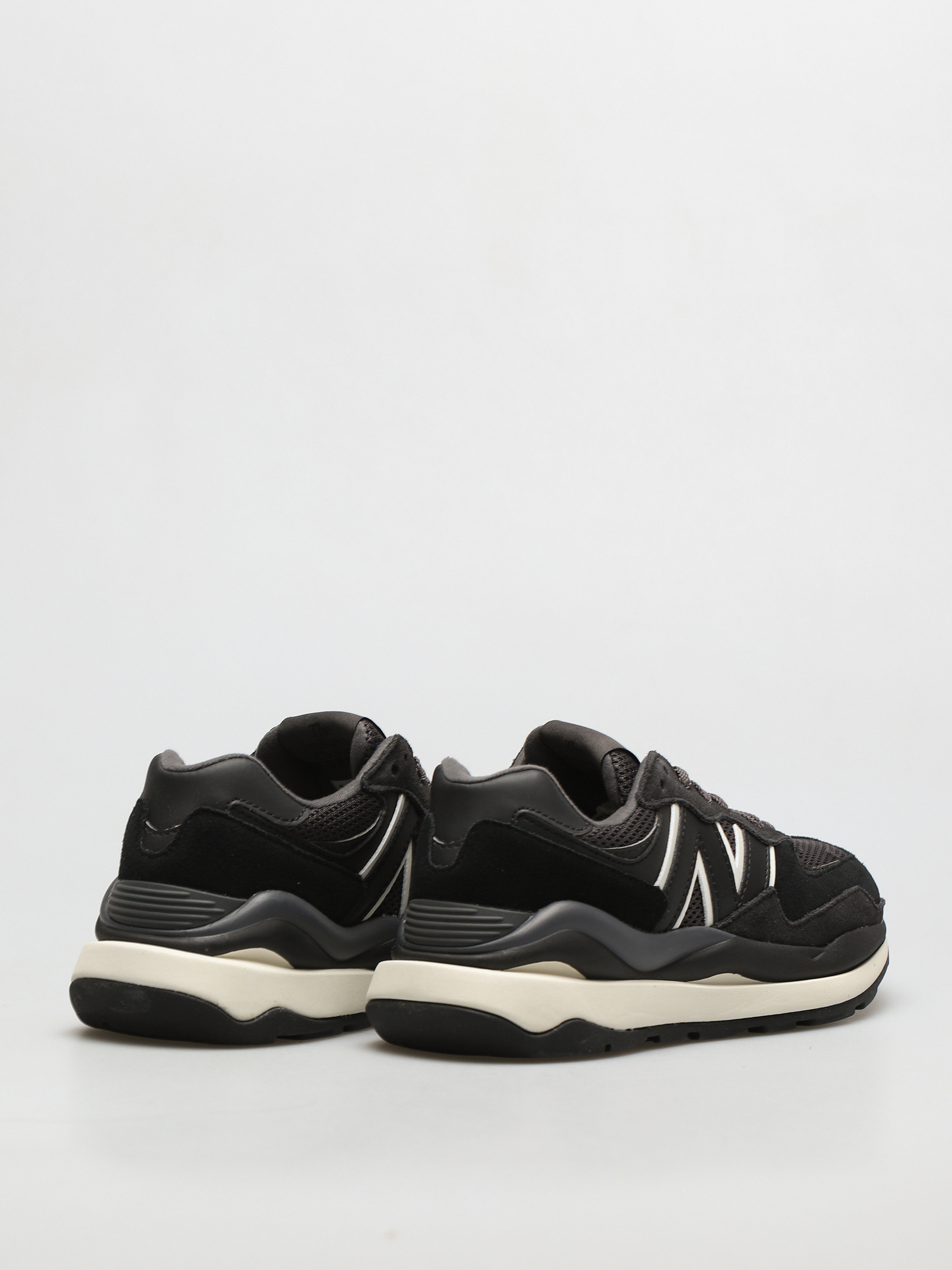 New Balance 5740 Shoes Wmn (black)