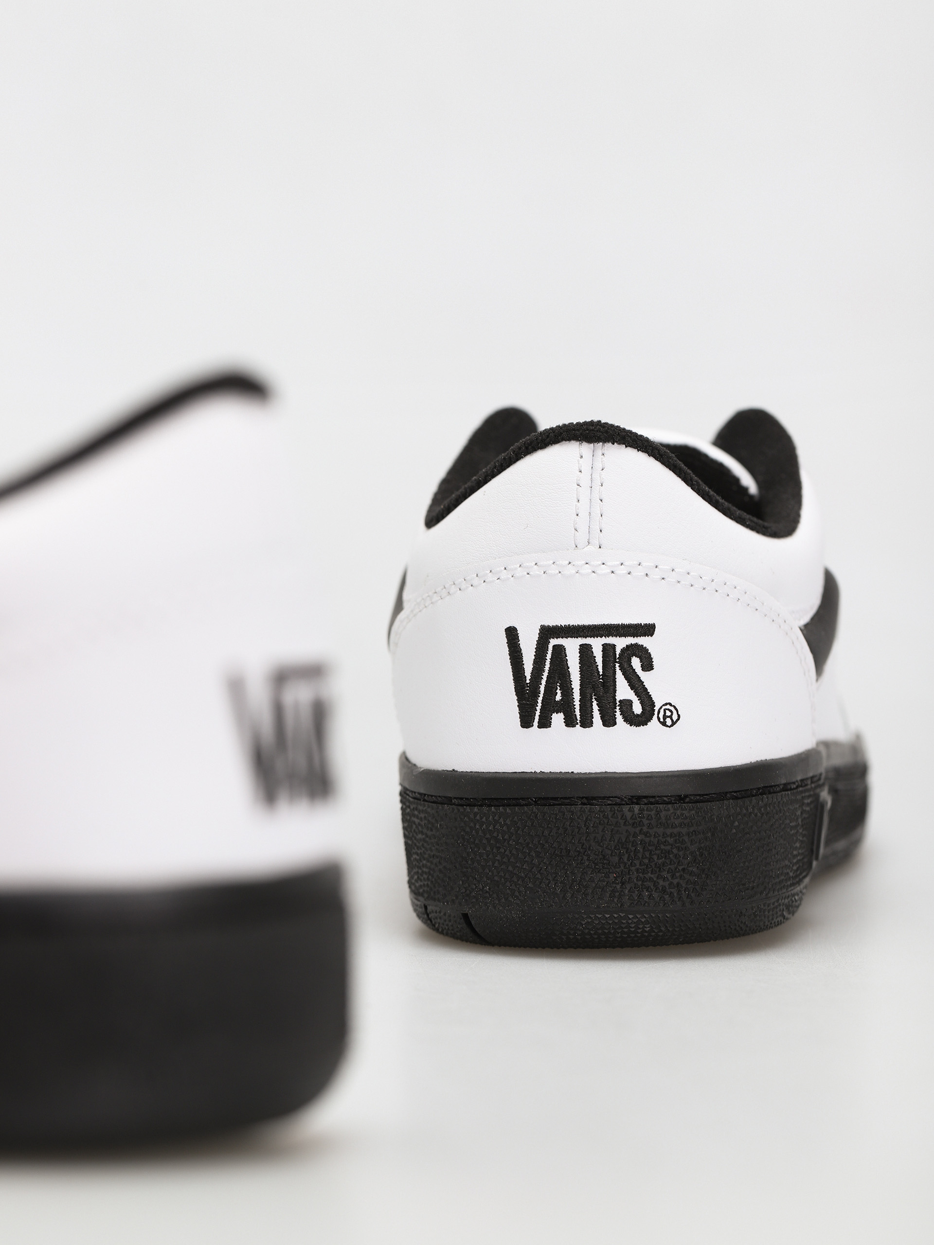 Vans Fairlane Shoes (leather/true white/black)