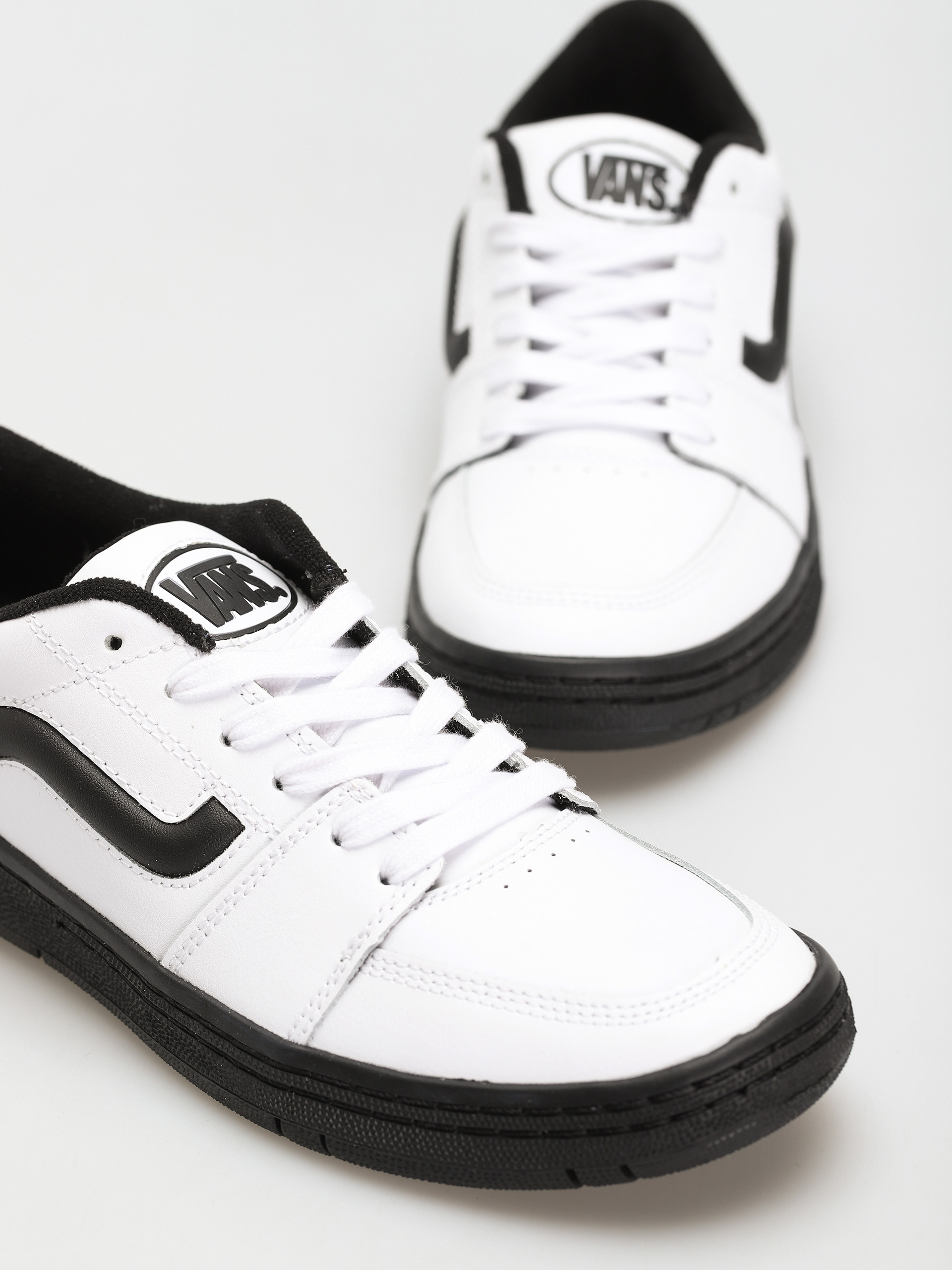 Vans Fairlane Shoes (leather/true white/black)