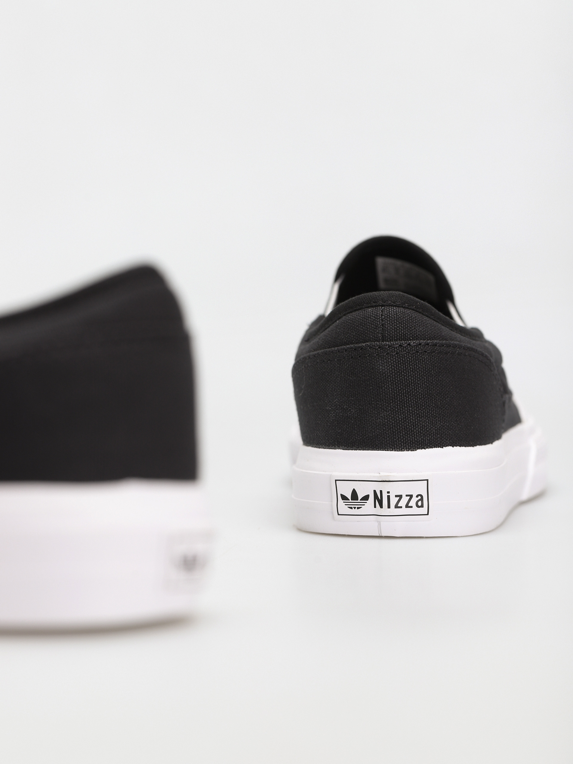 adidas Originals Nizza Rf Slip Shoes (cblack/cblack/ftwwht)