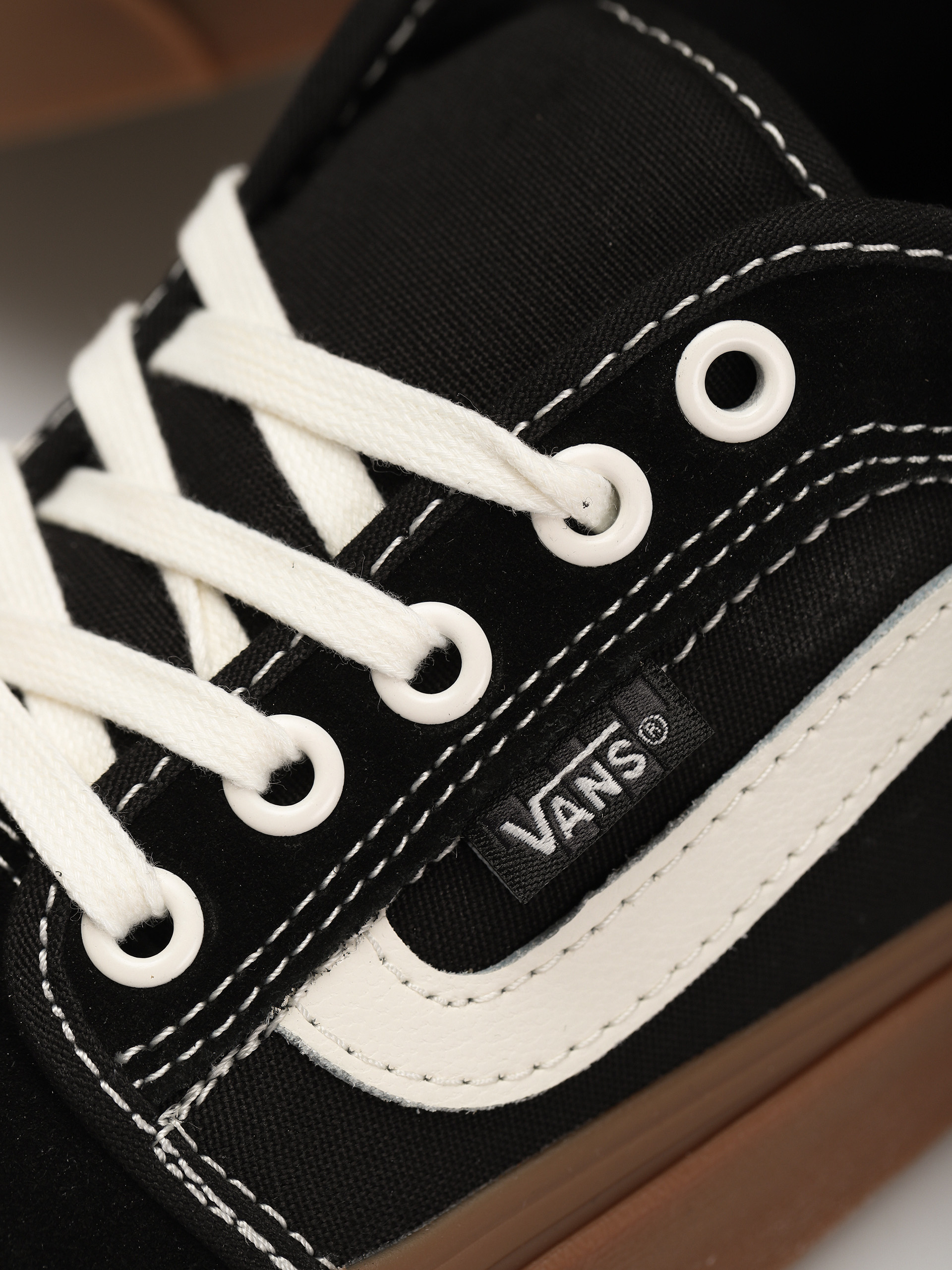 chukka low black