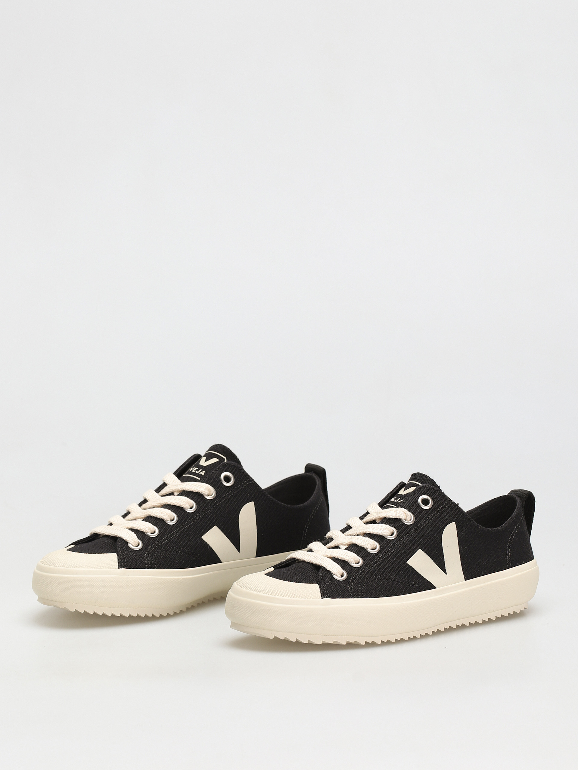 Veja Nova Shoes Wmn (black pierre)