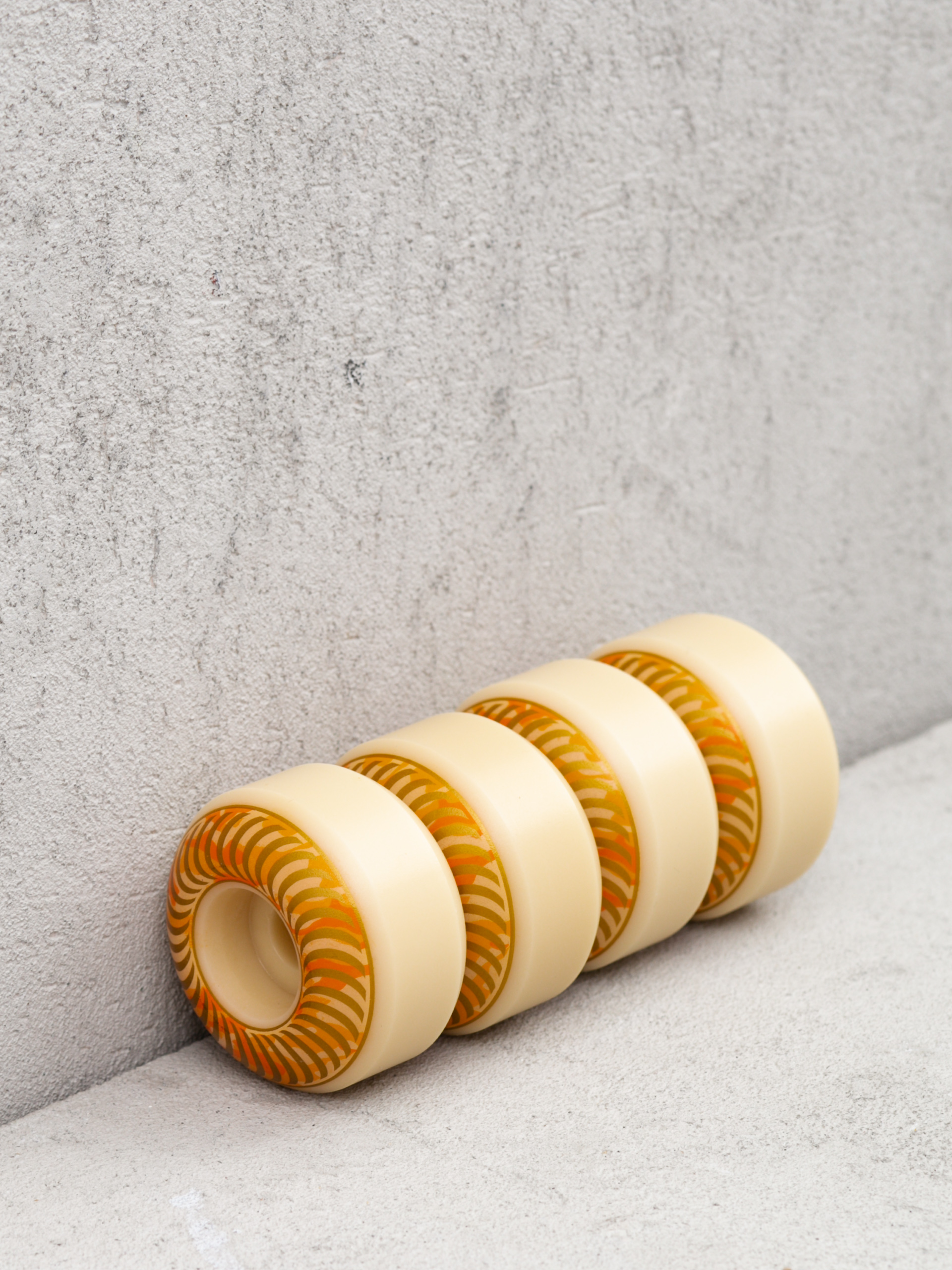 Spitfire F4 99D Camo Classic Wheels (white/orange)