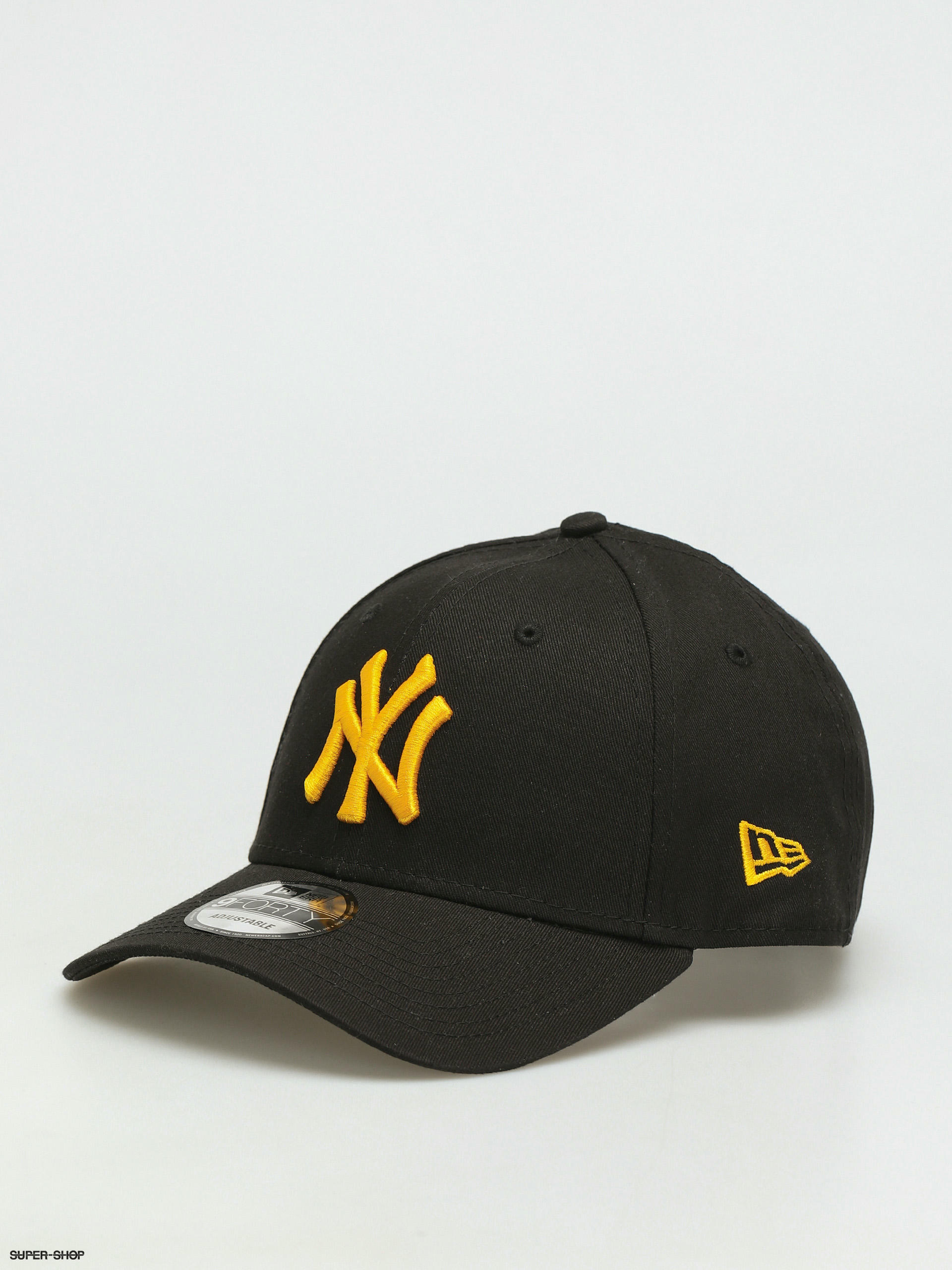 Black and cheap yellow yankees hat