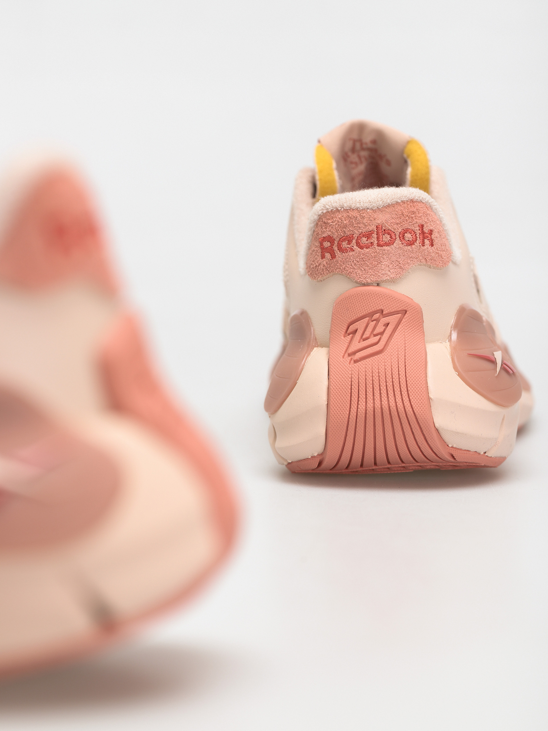 Reebok Zig Kinetica 2 5 Shoes (sofecr/cancor/rhodon)