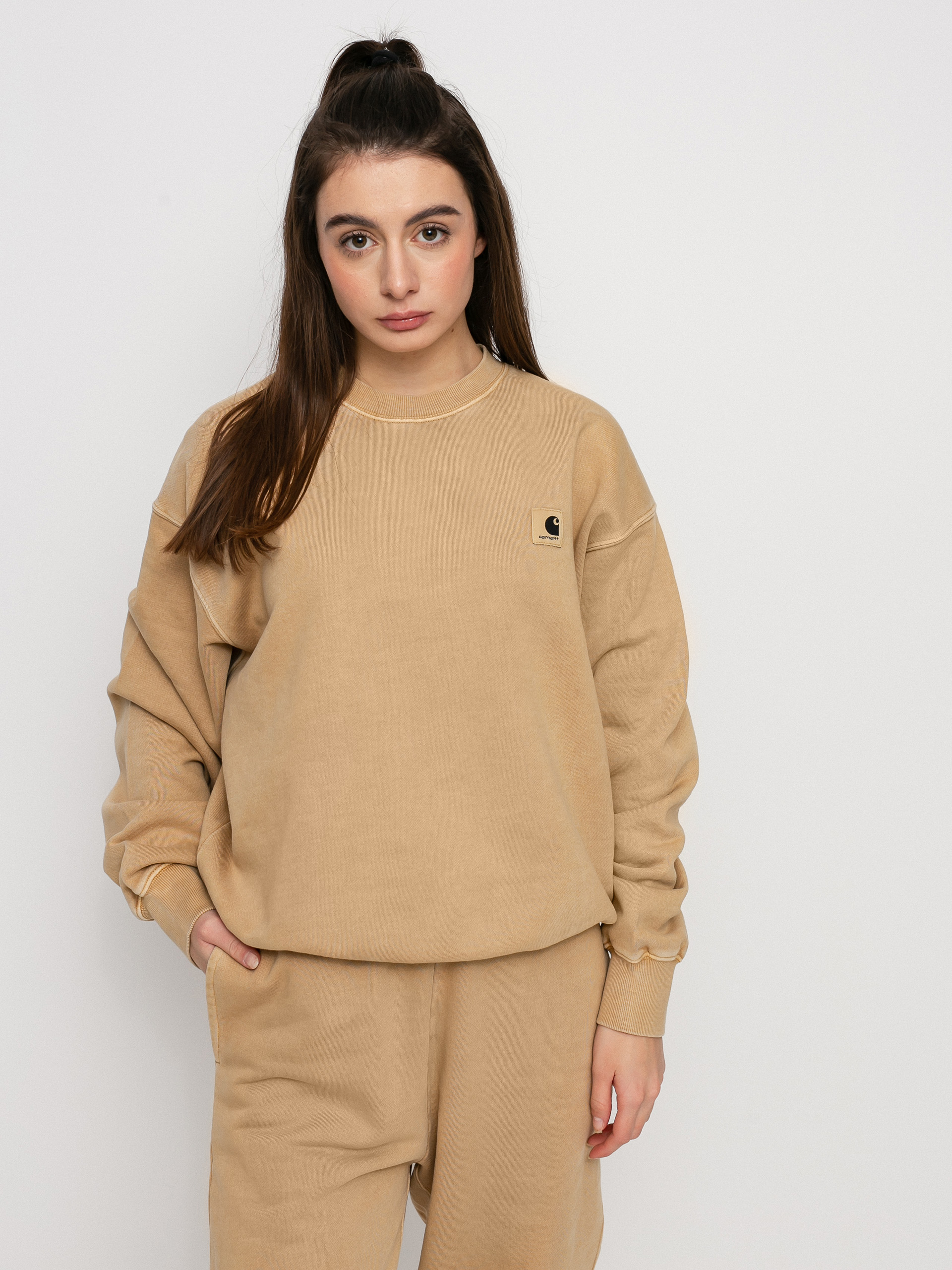 carhartt cream sweatshirt