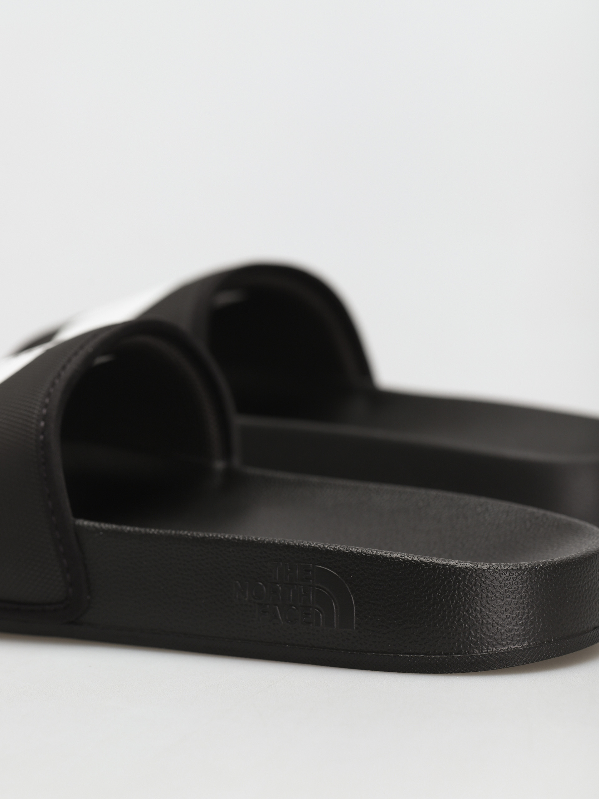 The North Face Base Camp Slide III Flip-flops (tnf black/tnf white)