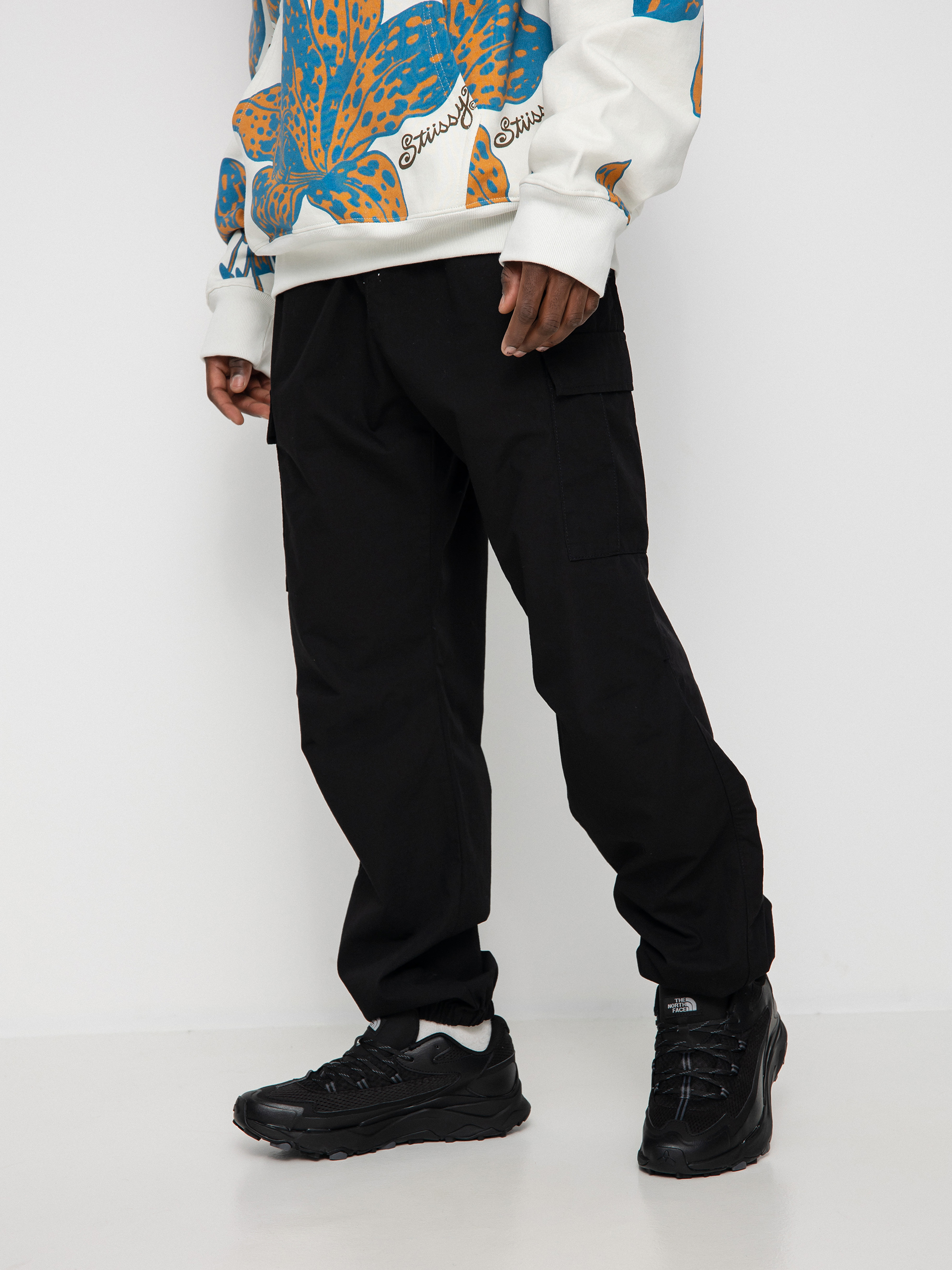 Carhartt WIP Cargo Jogger Pants (black)