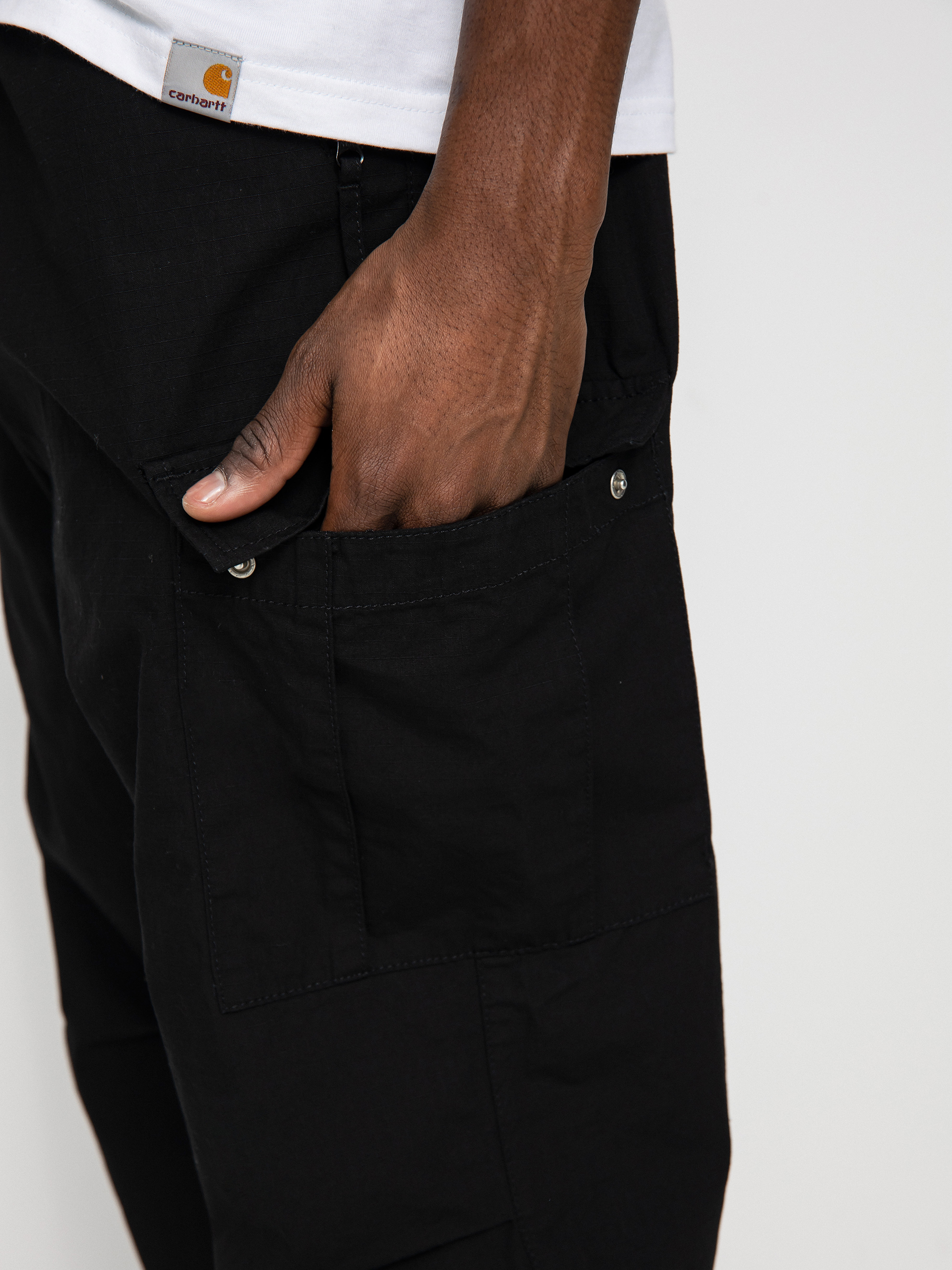 Carhartt WIP Cargo Jogger Pants (black)