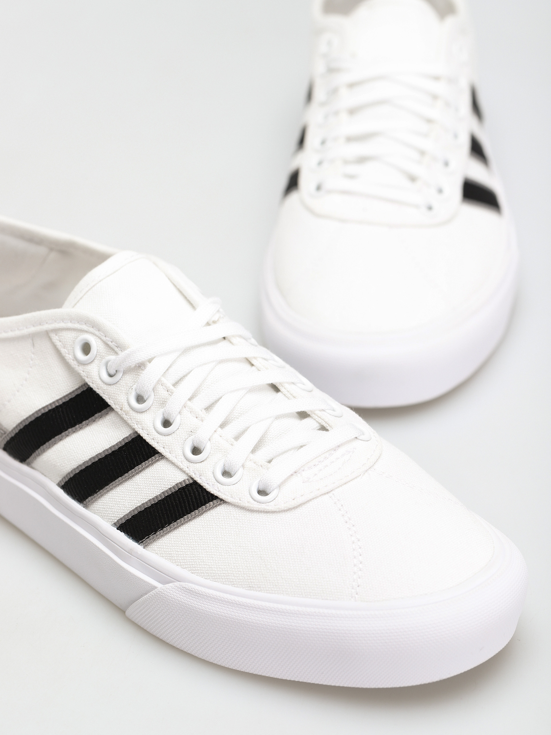 adidas Originals Delpala Shoes (ftwwht/cblack/chsogr)