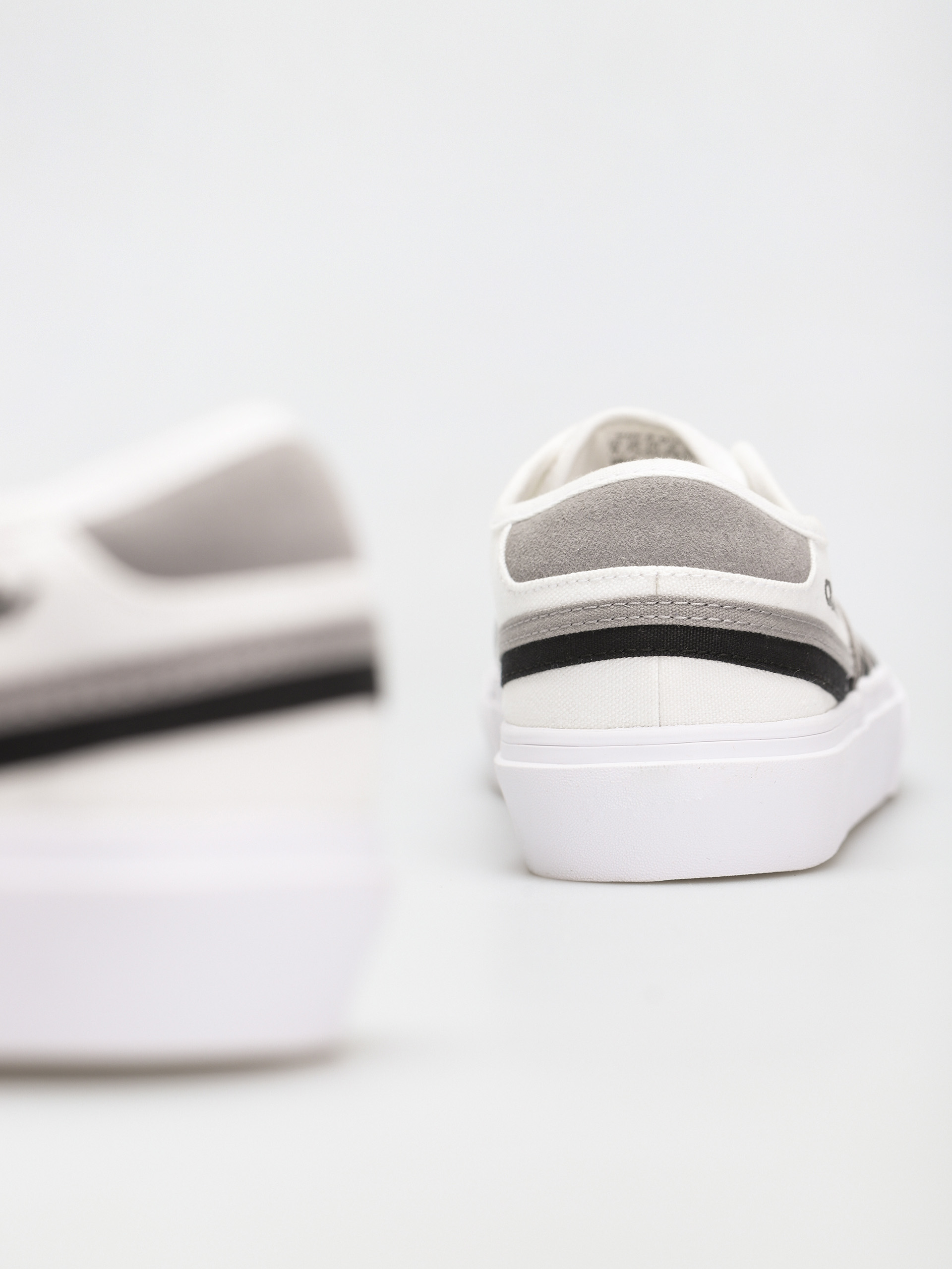 adidas Originals Delpala Shoes (ftwwht/cblack/chsogr)