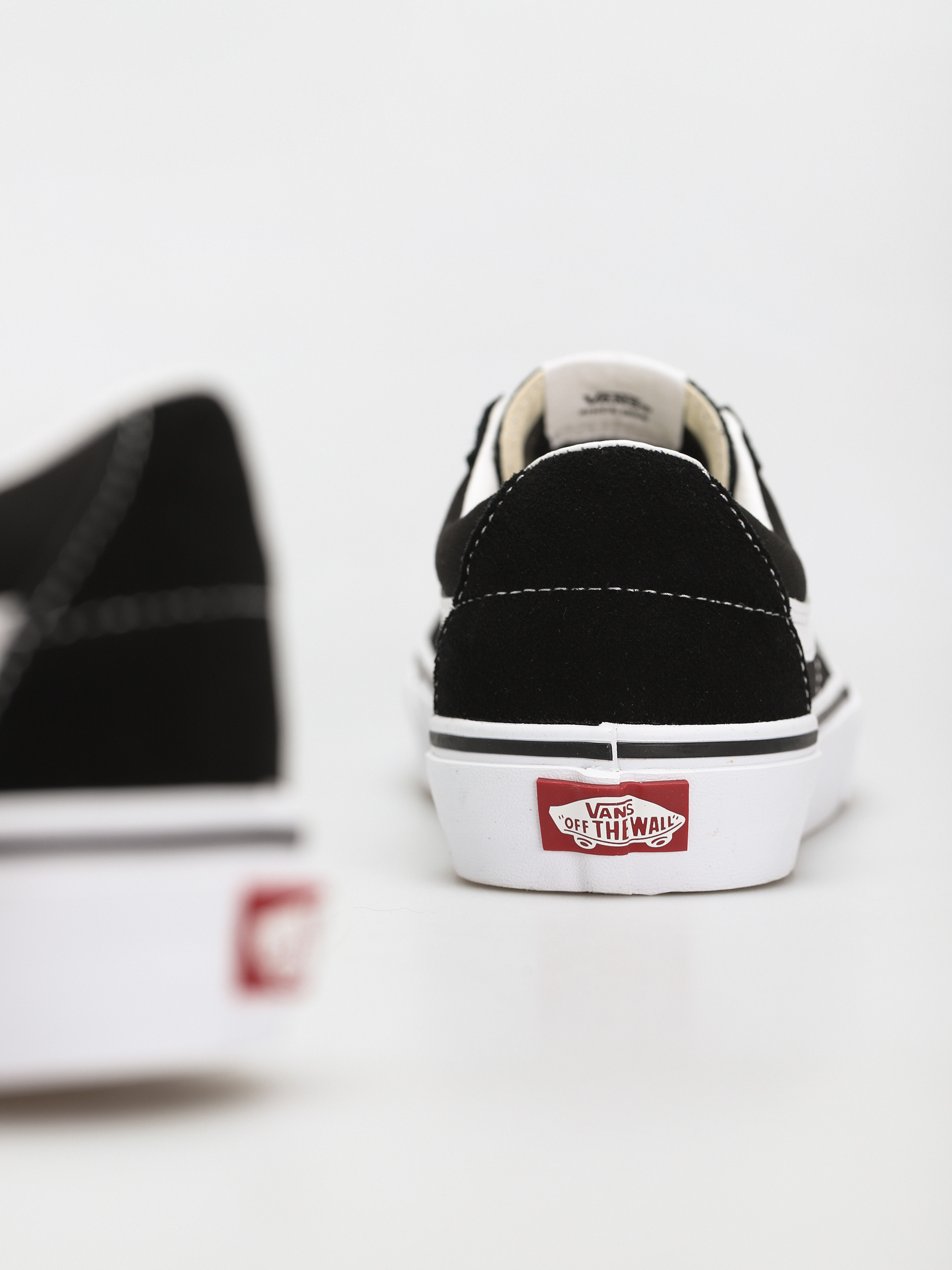 Vans Sk8 Low Shoes (black/true white)