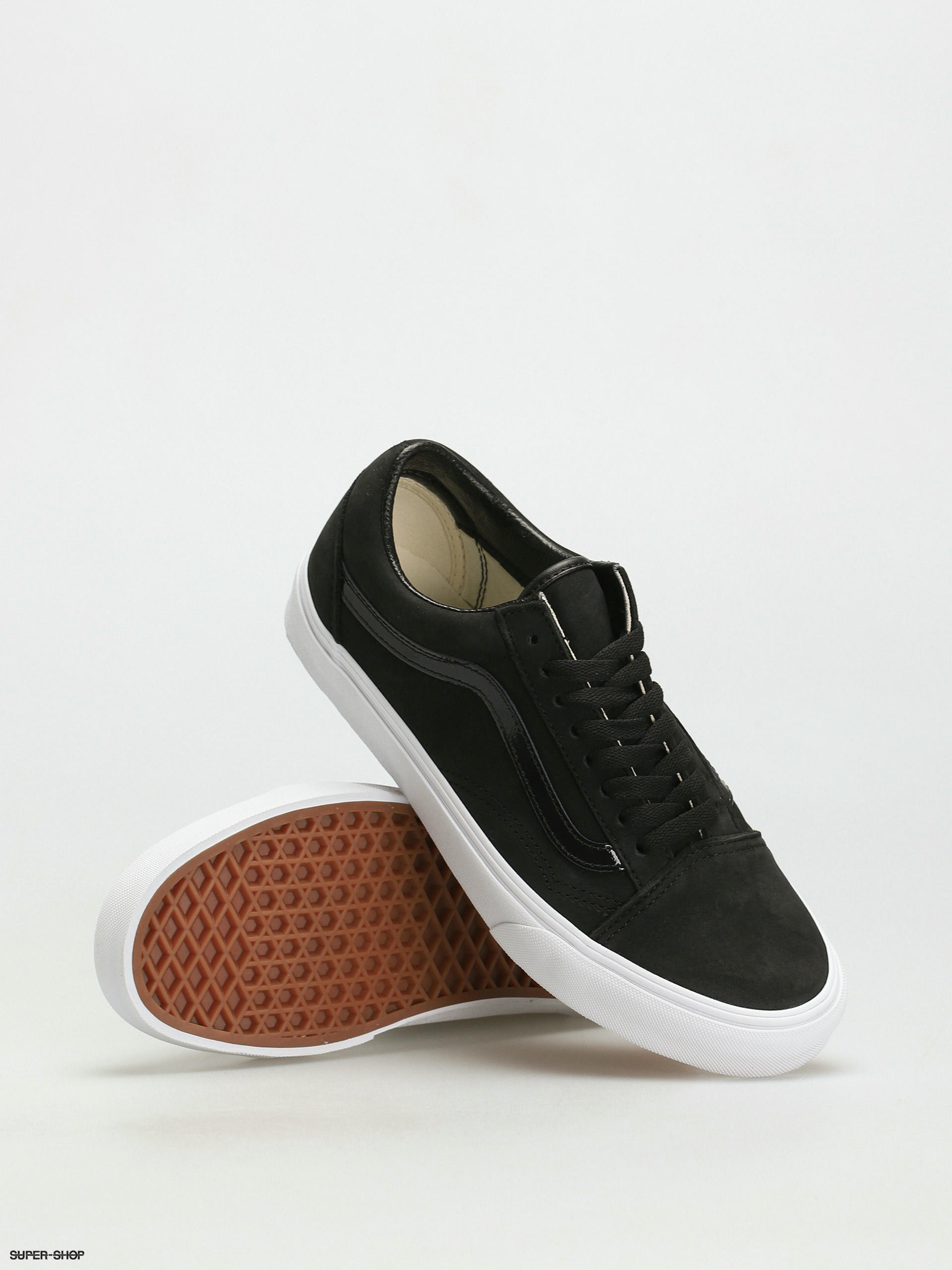 Vans old skool hotsell all black white sole