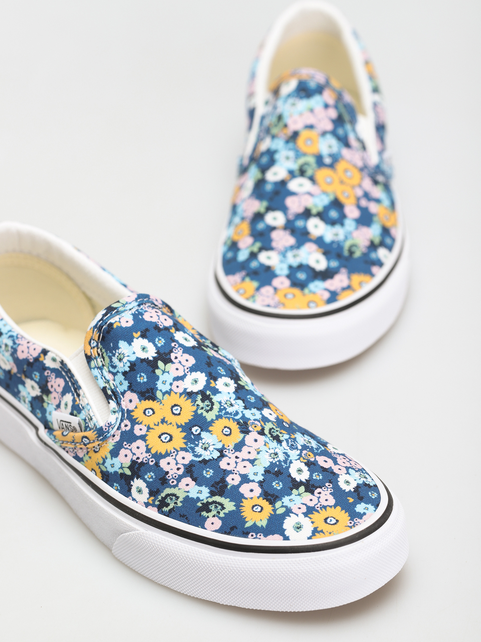 Vans Classic Slip On Shoes (floral/true navy/multi)